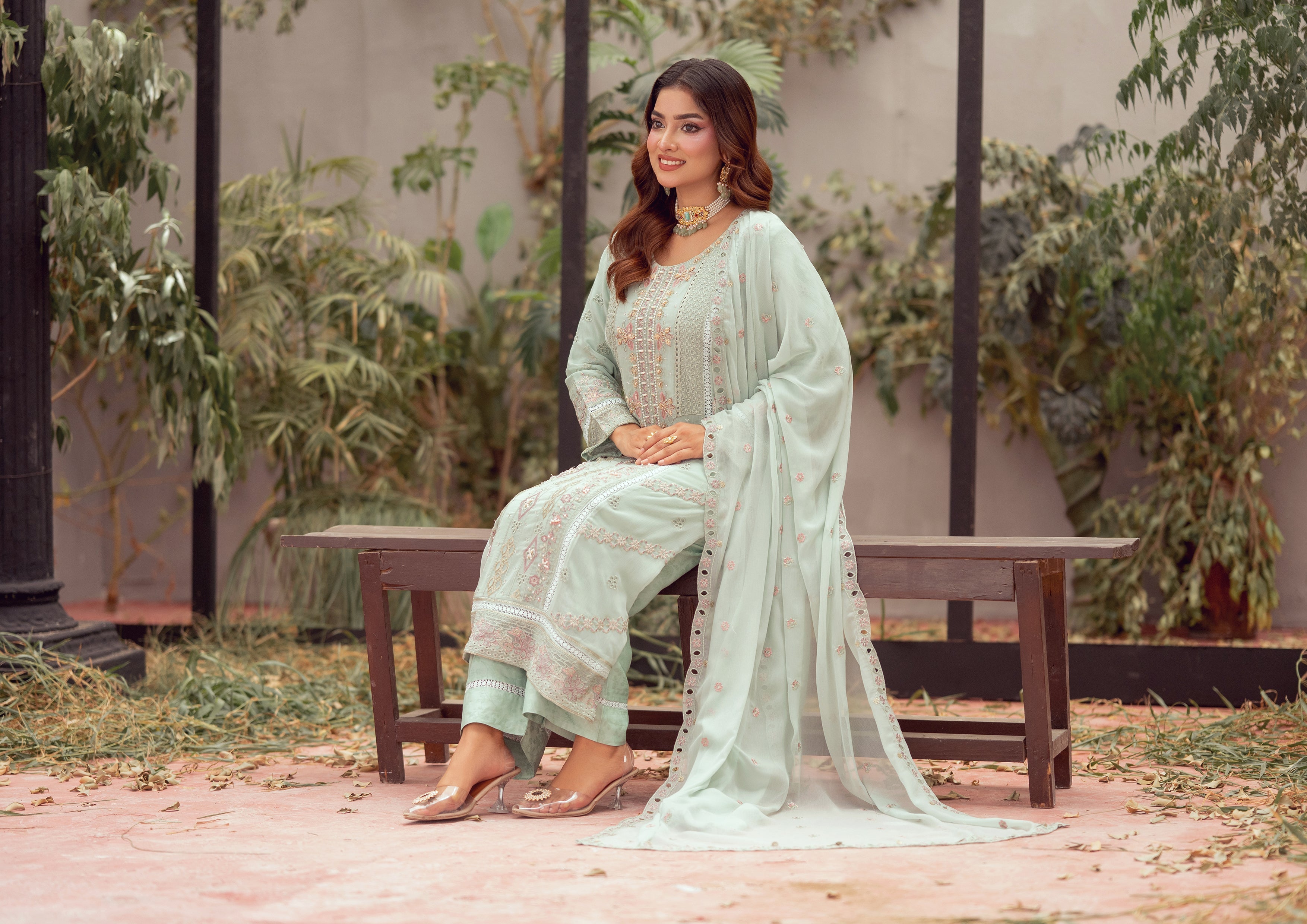 Isbah BN-1143 - 3 Piece Stitched Fancy Heavy Embroidered - Bint-e-Noor