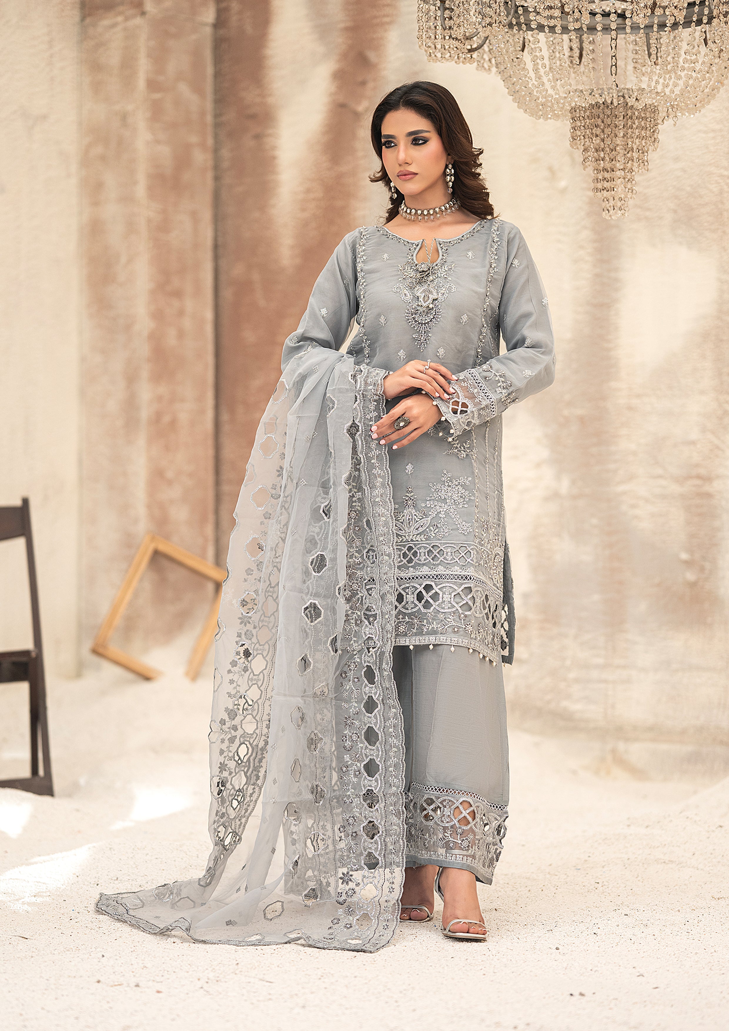 Huriyah BN-9981 - 3 Piece Stitched Fancy Heavy Embroidered - Bint-e-Noor
