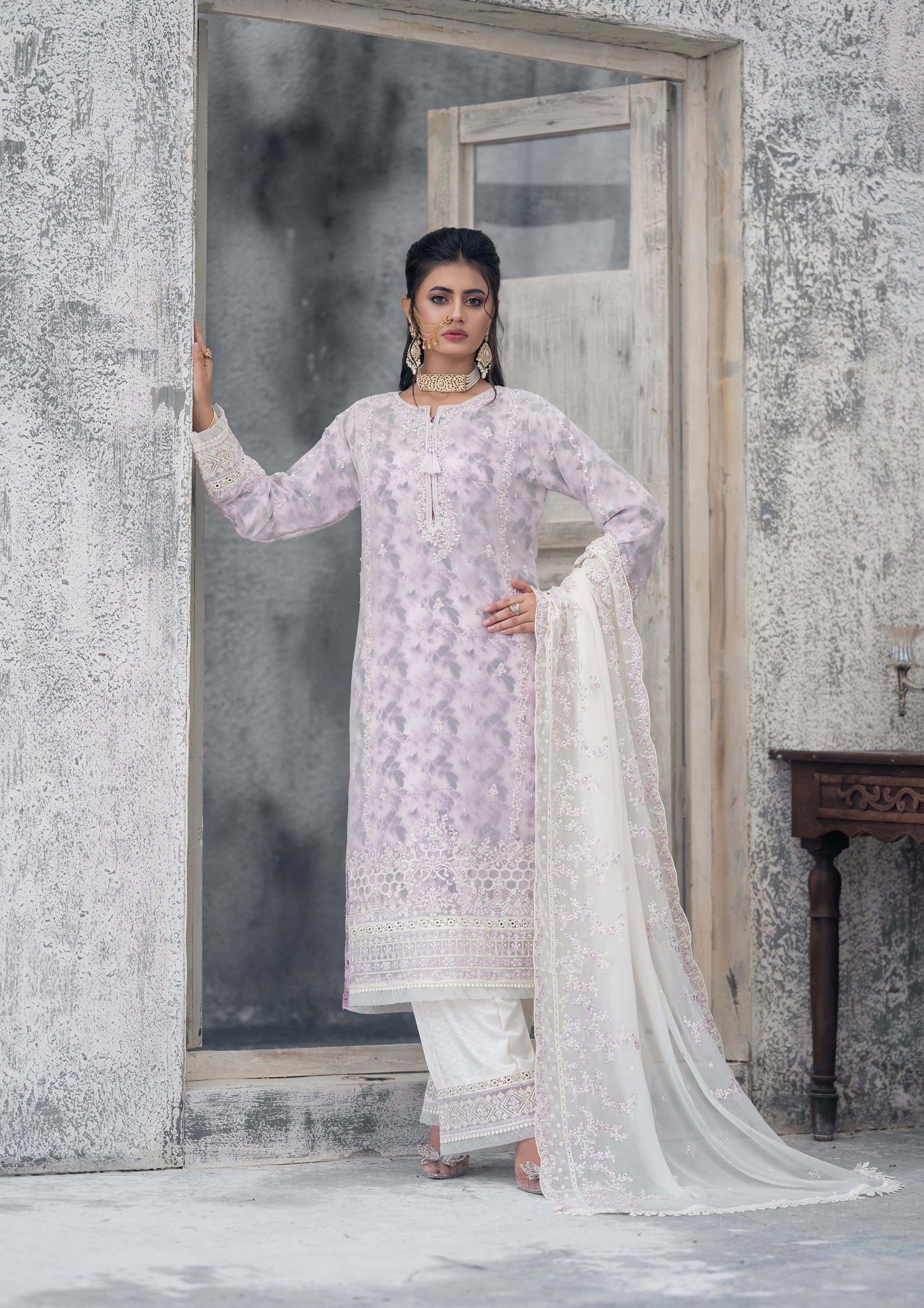 Cinderella BN-1002 - 3 Piece Stitched Fancy Heavy Embroidered - Bint-e-Noor