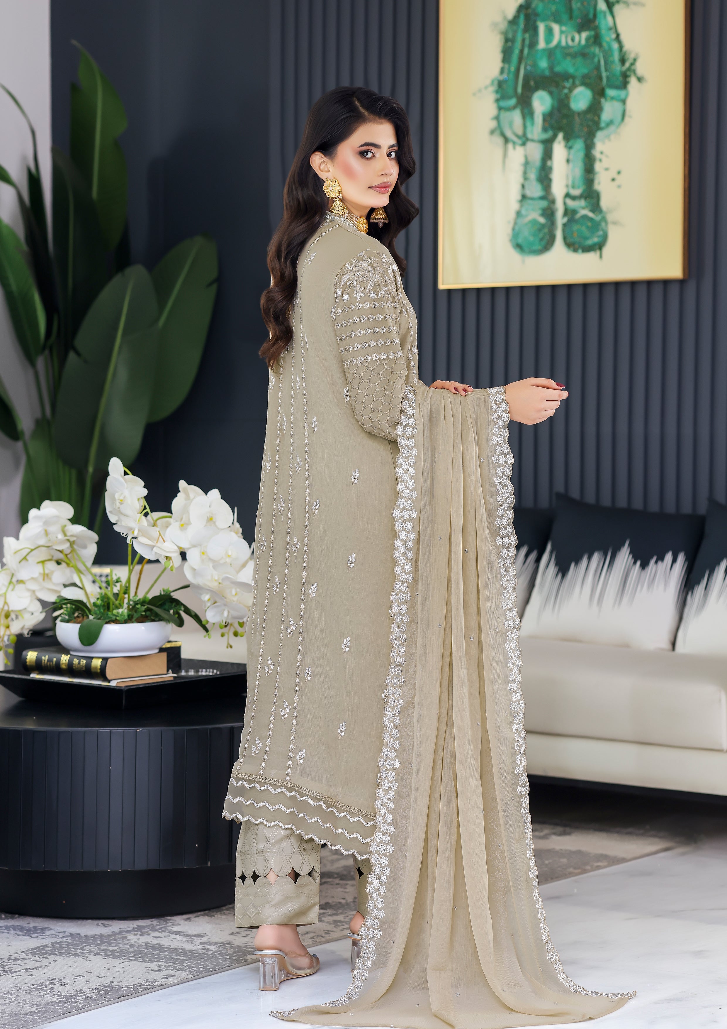Daania BN-1055 - 3 Piece Semi-Stitched Fancy Heavy Embroidered - Bint-e-Noor