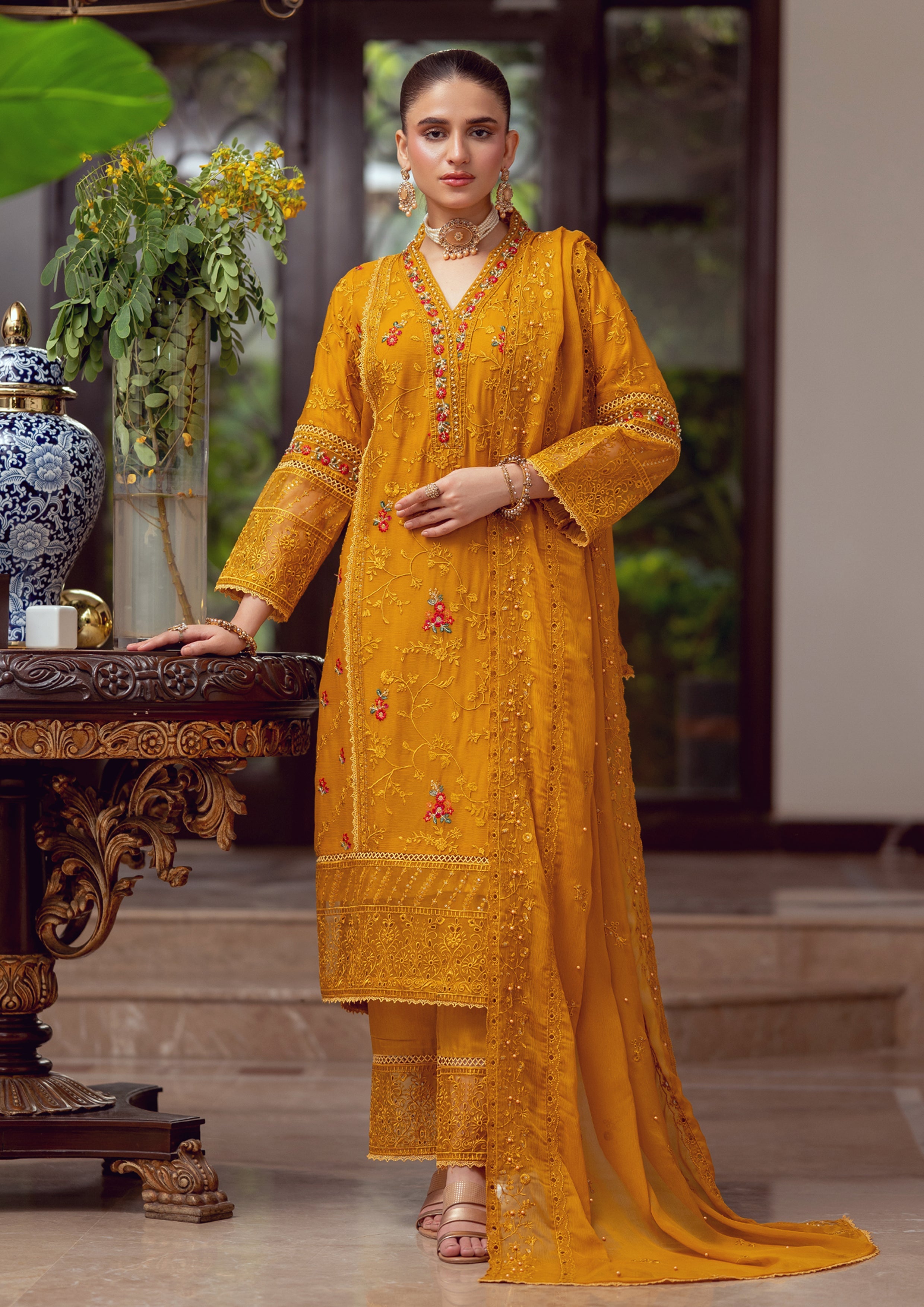 Omaira BN-1066 - 3 Piece Stitched Fancy Heavy Embroidered - Bint-e-Noor