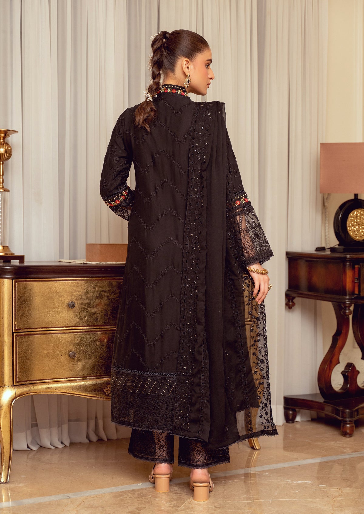 Omaira BN-1067 - 3 Piece Stitched Fancy Heavy Embroidered - Bint-e-Noor