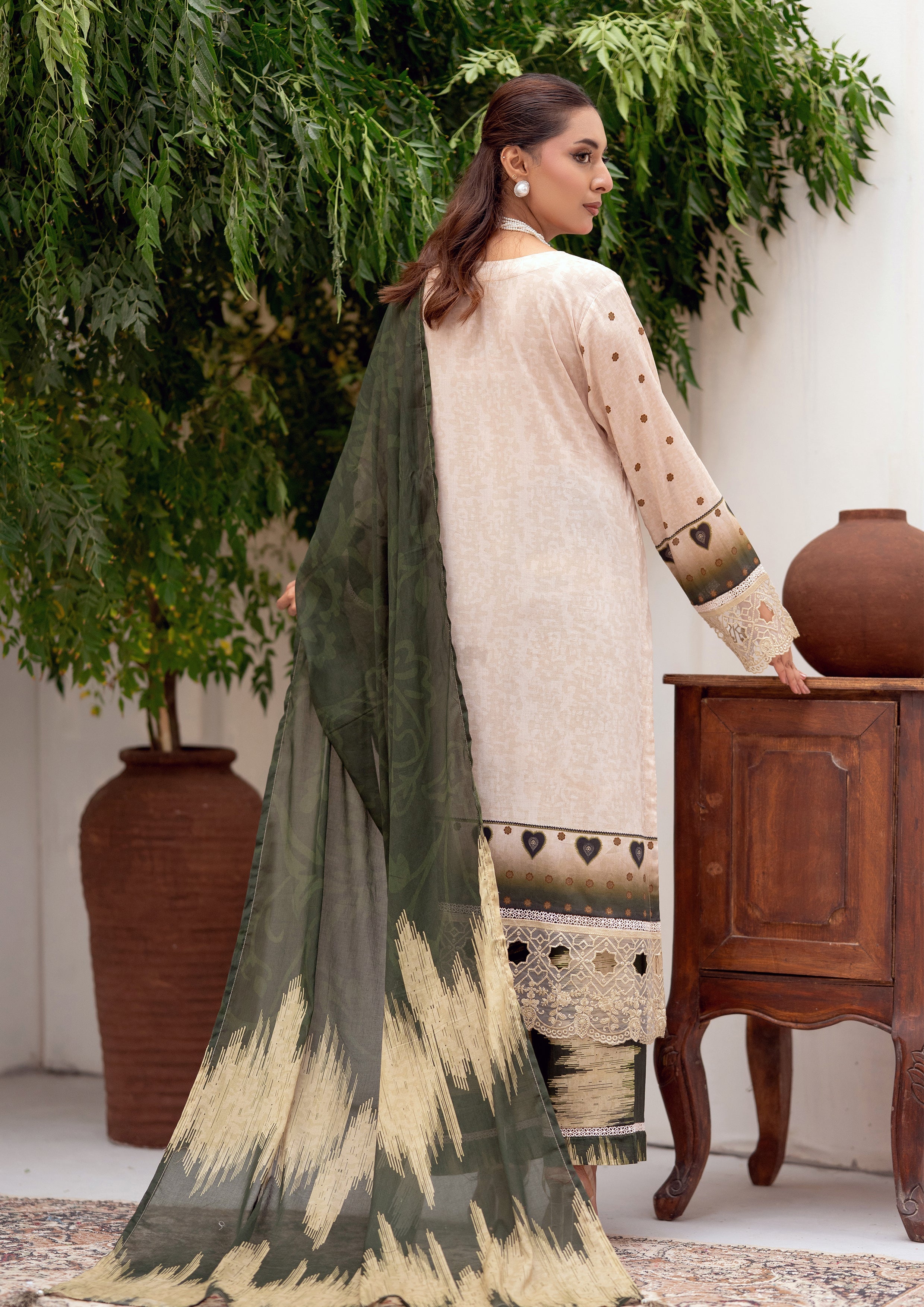 Zenith BN-1163 - 3 Piece Stitched Fancy Heavy Embroidered - Bint-e-Noor