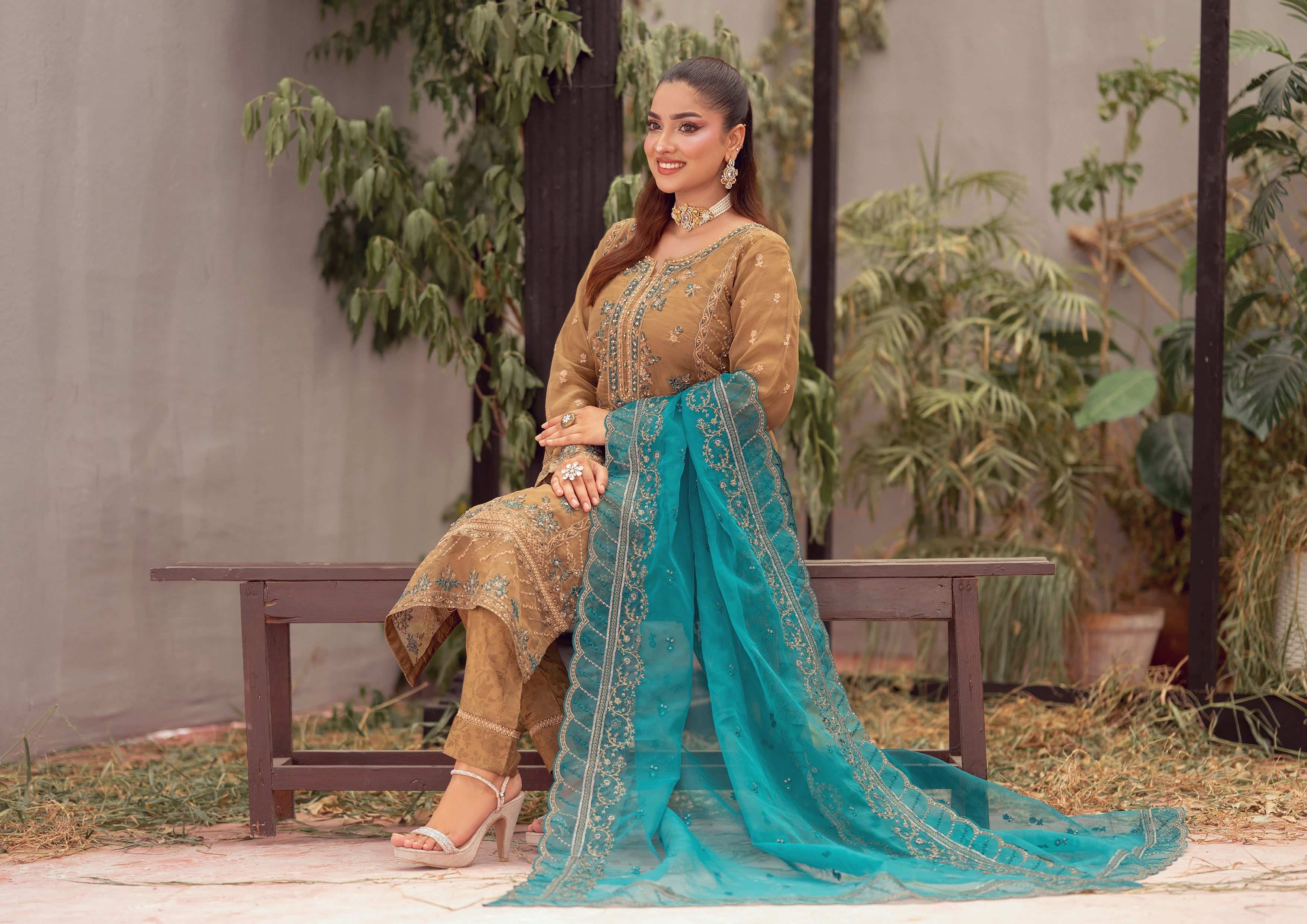 Faliha BN-1150 - 3 Piece Stitched Fancy Heavy Embroidered - Bint-e-Noor