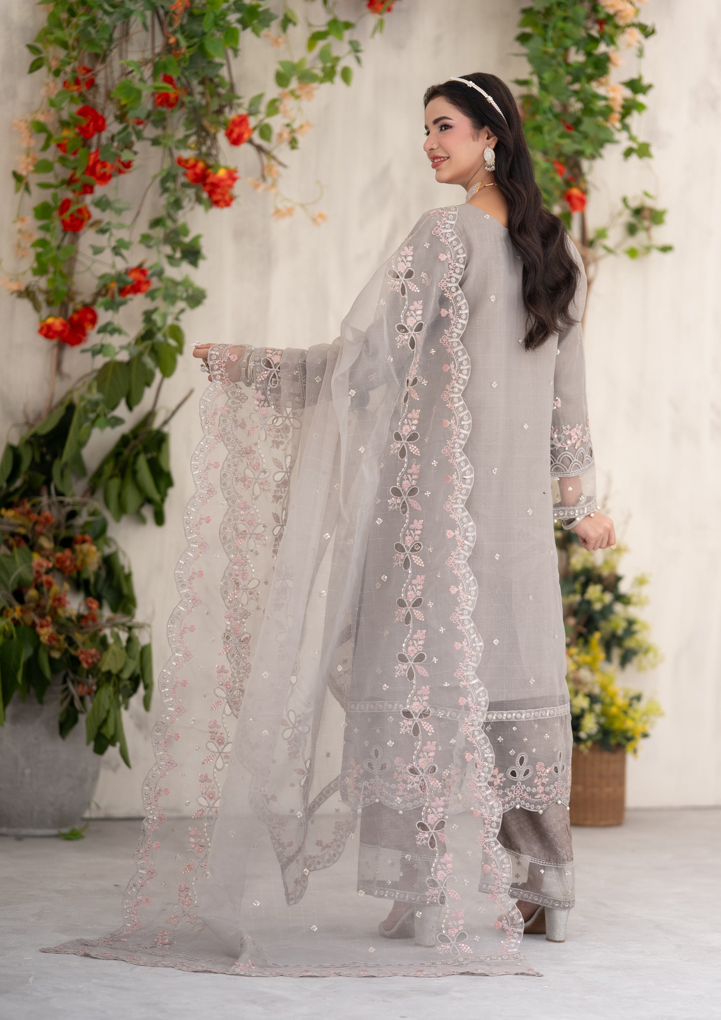 Kinza BN-1093 - 3 Piece Stitched Fancy Heavy Embroidered - Bint-e-Noor