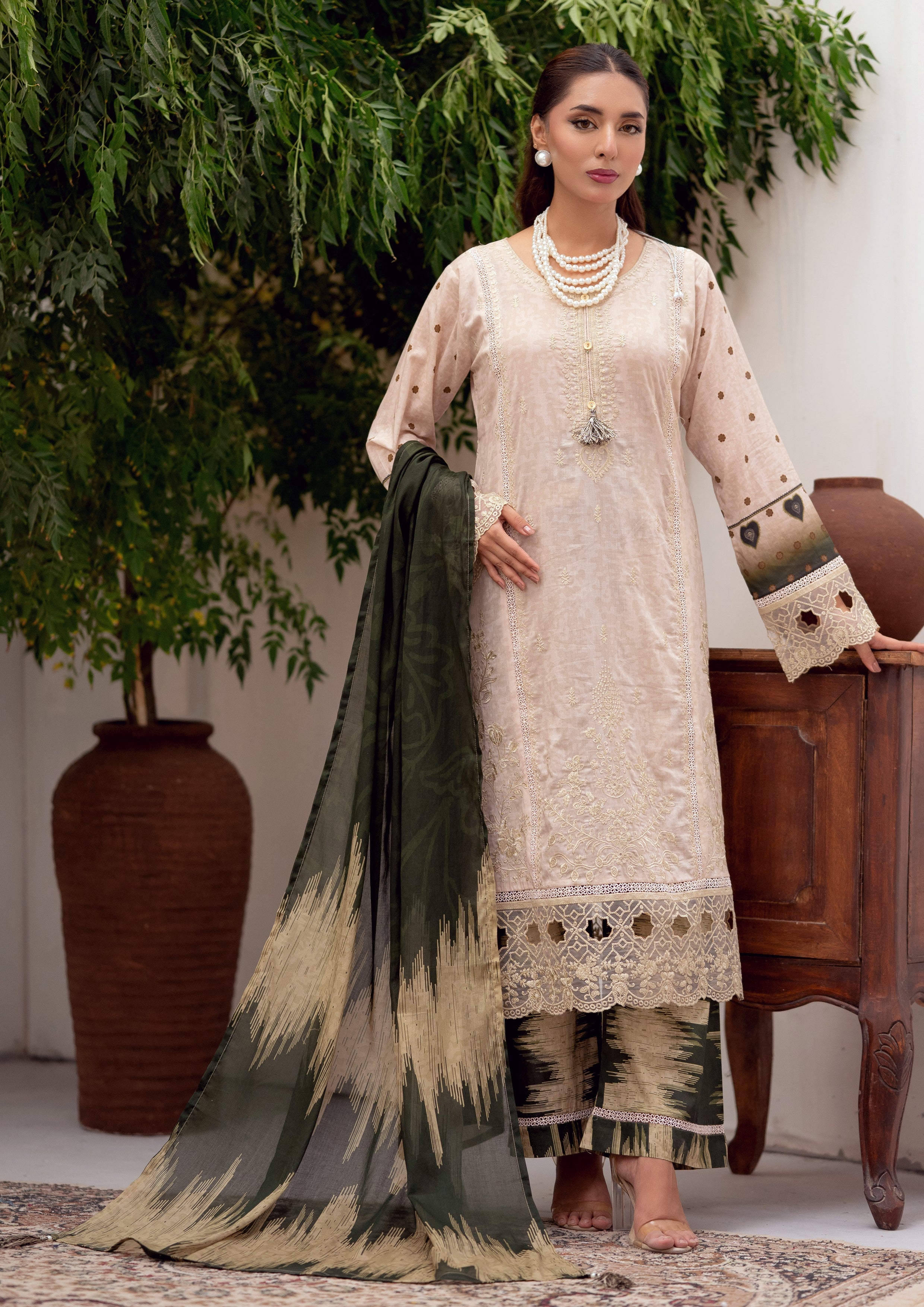 Zenith BN-1163 - 3 Piece Stitched Fancy Heavy Embroidered - Bint-e-Noor