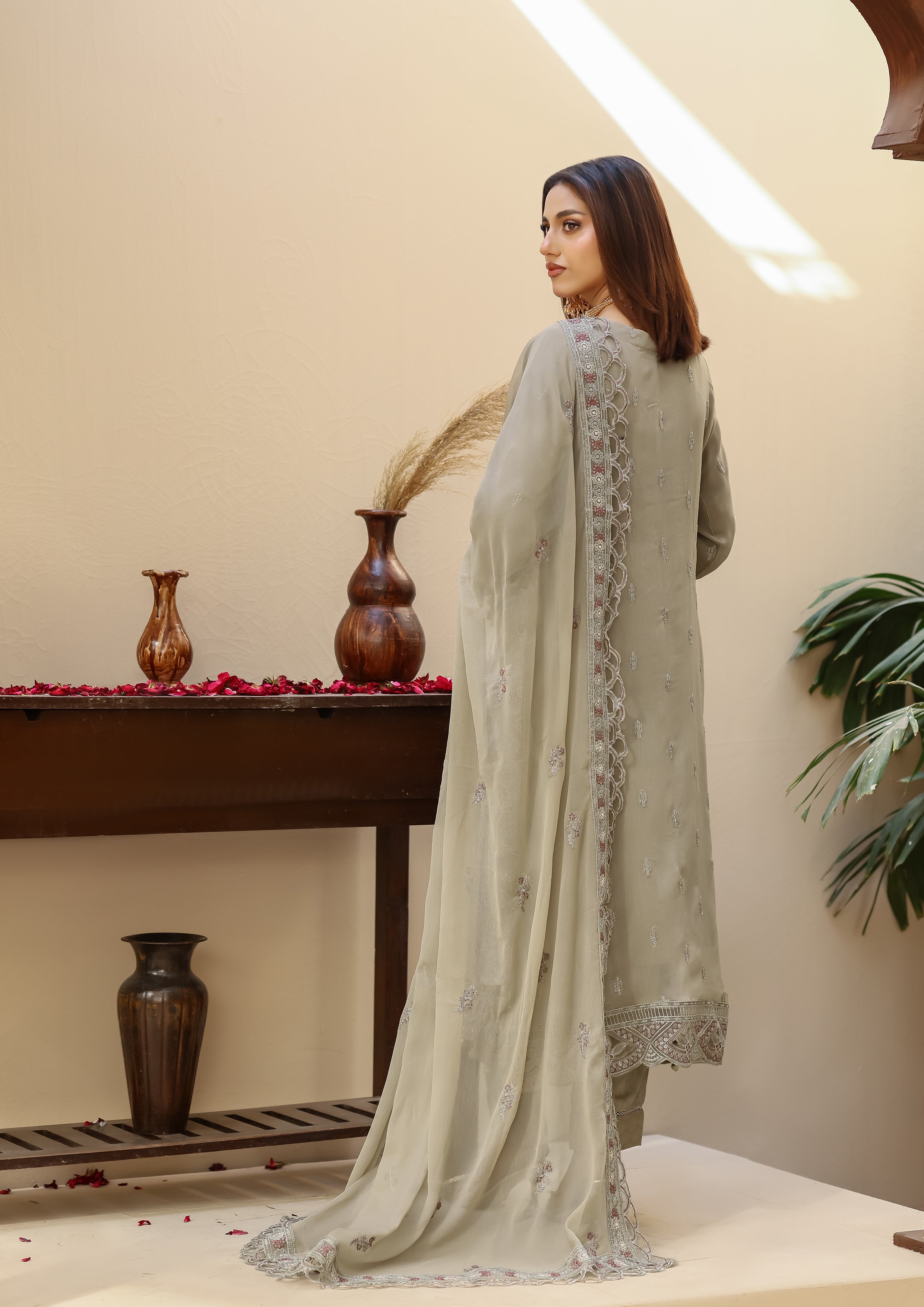 Usha BN-1022 - 3 Piece Stitched Fancy Heavy Embroidered - Bint-e-Noor