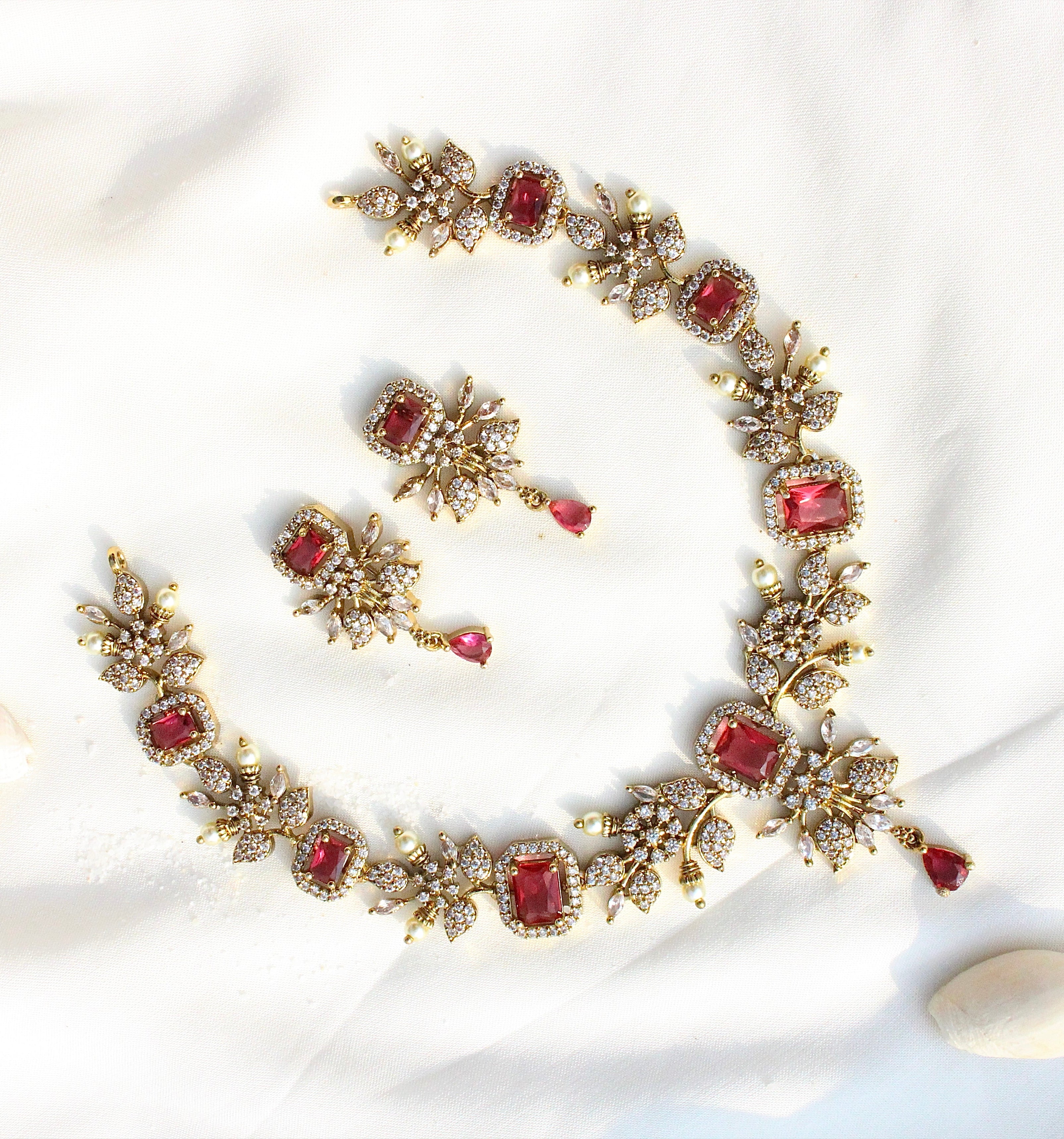 Gulzar-E-Nageen Red Green Ganga Jamna Style Necklace - Aloro Jewels