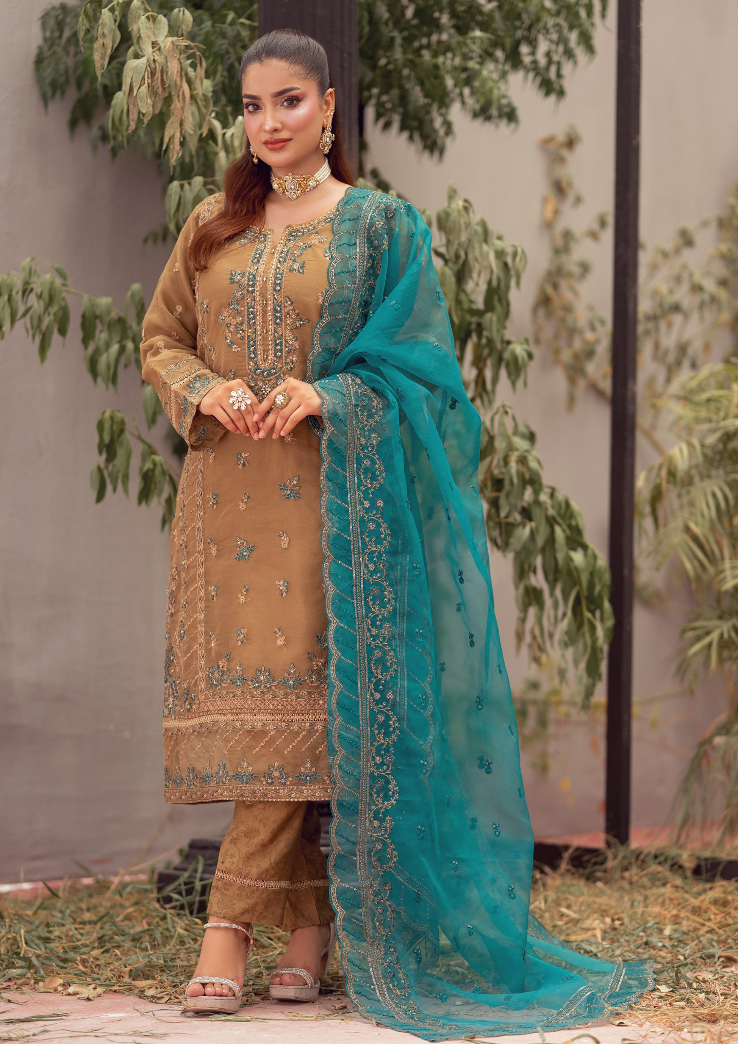Faliha BN-1150 - 3 Piece Stitched Fancy Heavy Embroidered - Bint-e-Noor