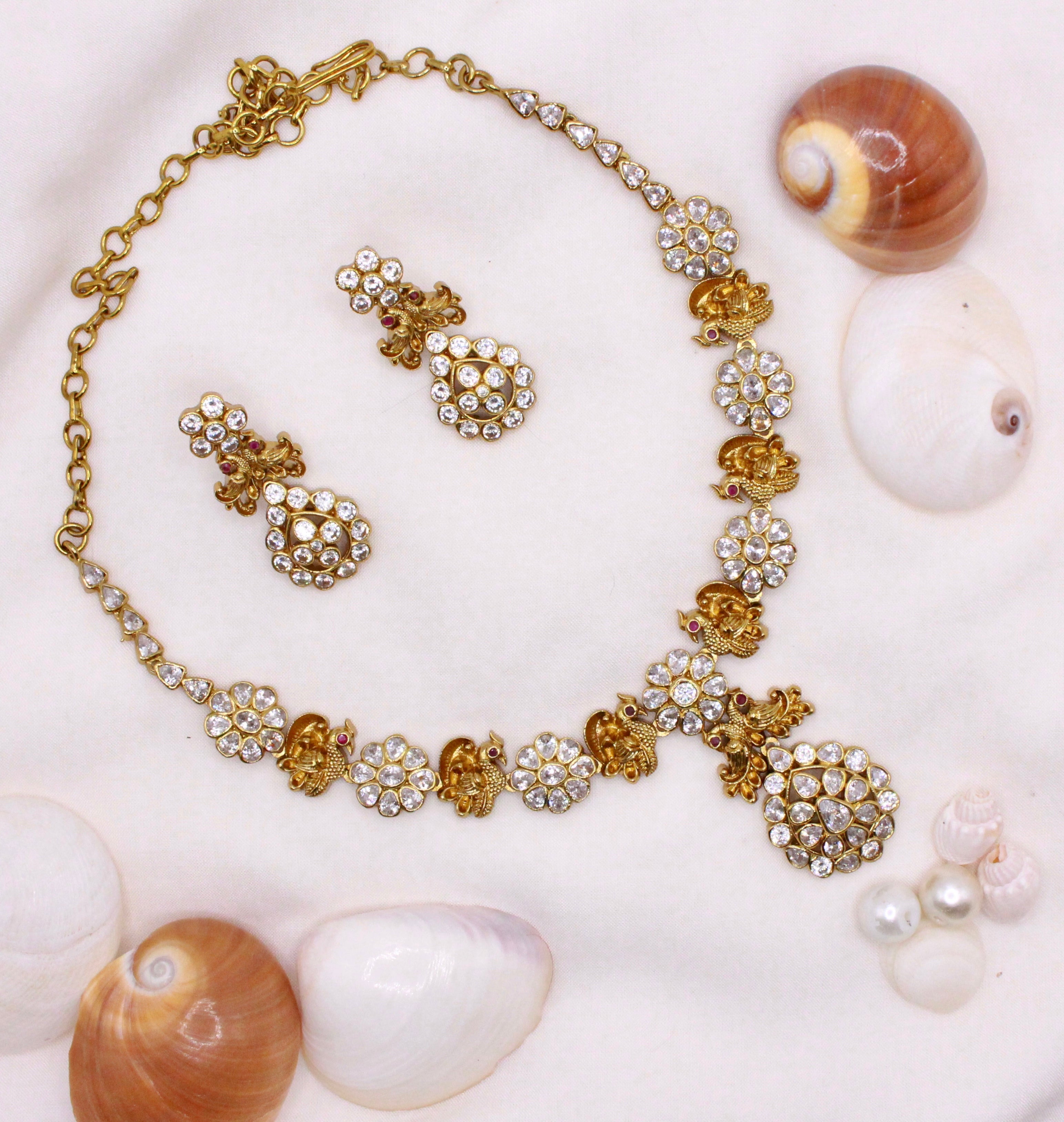 Kundan Gold Set - Aloro Jewels