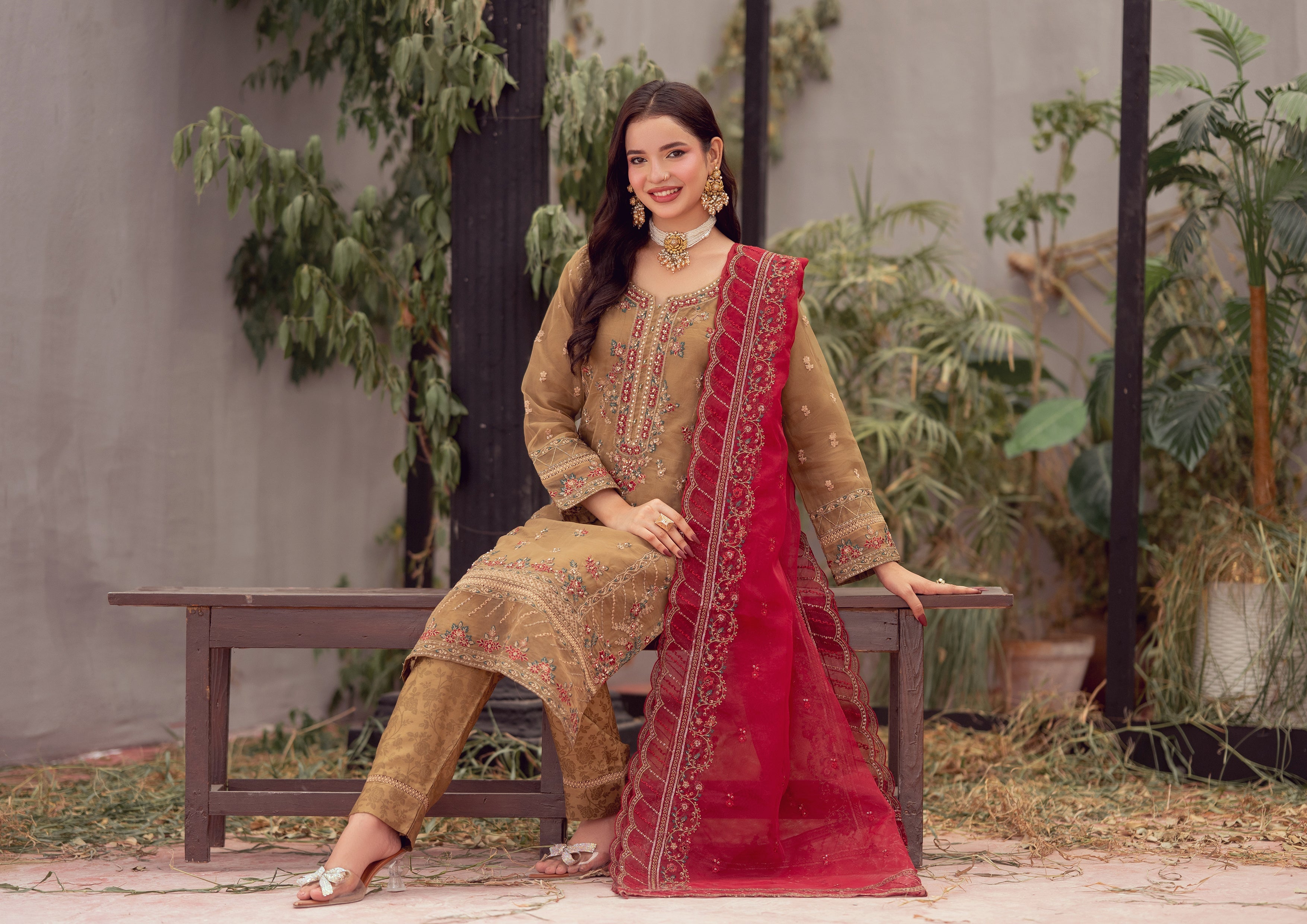 Faliha BN-1151 - 3 Piece Stitched Fancy Heavy Embroidered - Bint-e-Noor