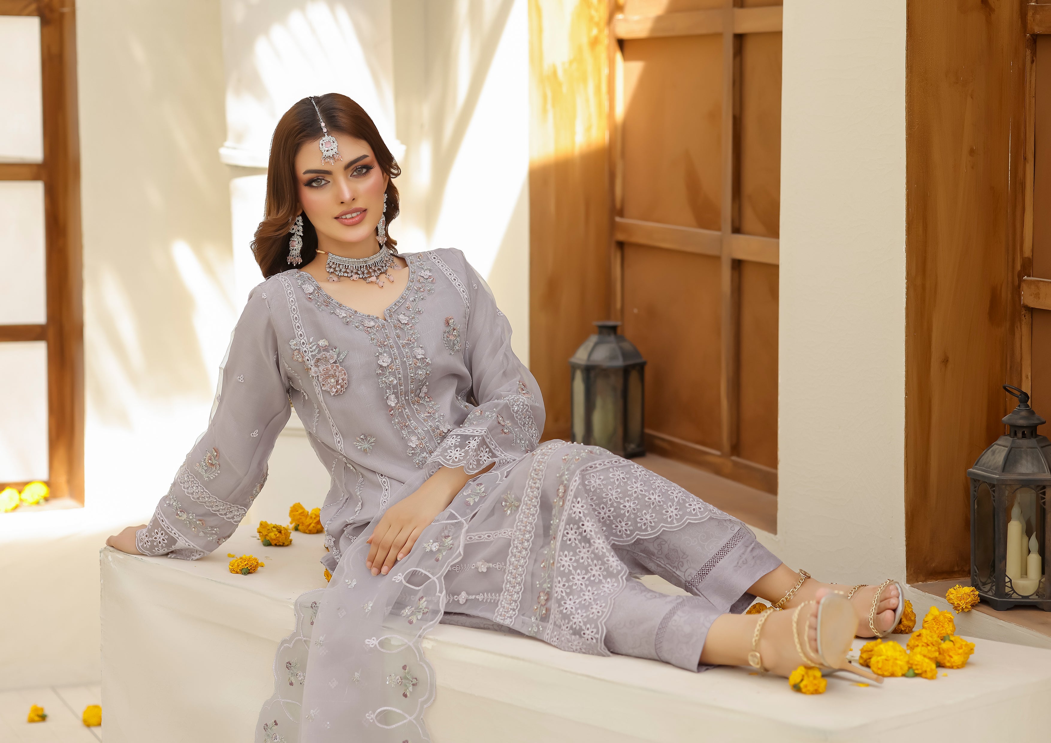 Hiba BN-1033 - 3 Piece Stitched Fancy Heavy Embroidered - Bint-e-Noor