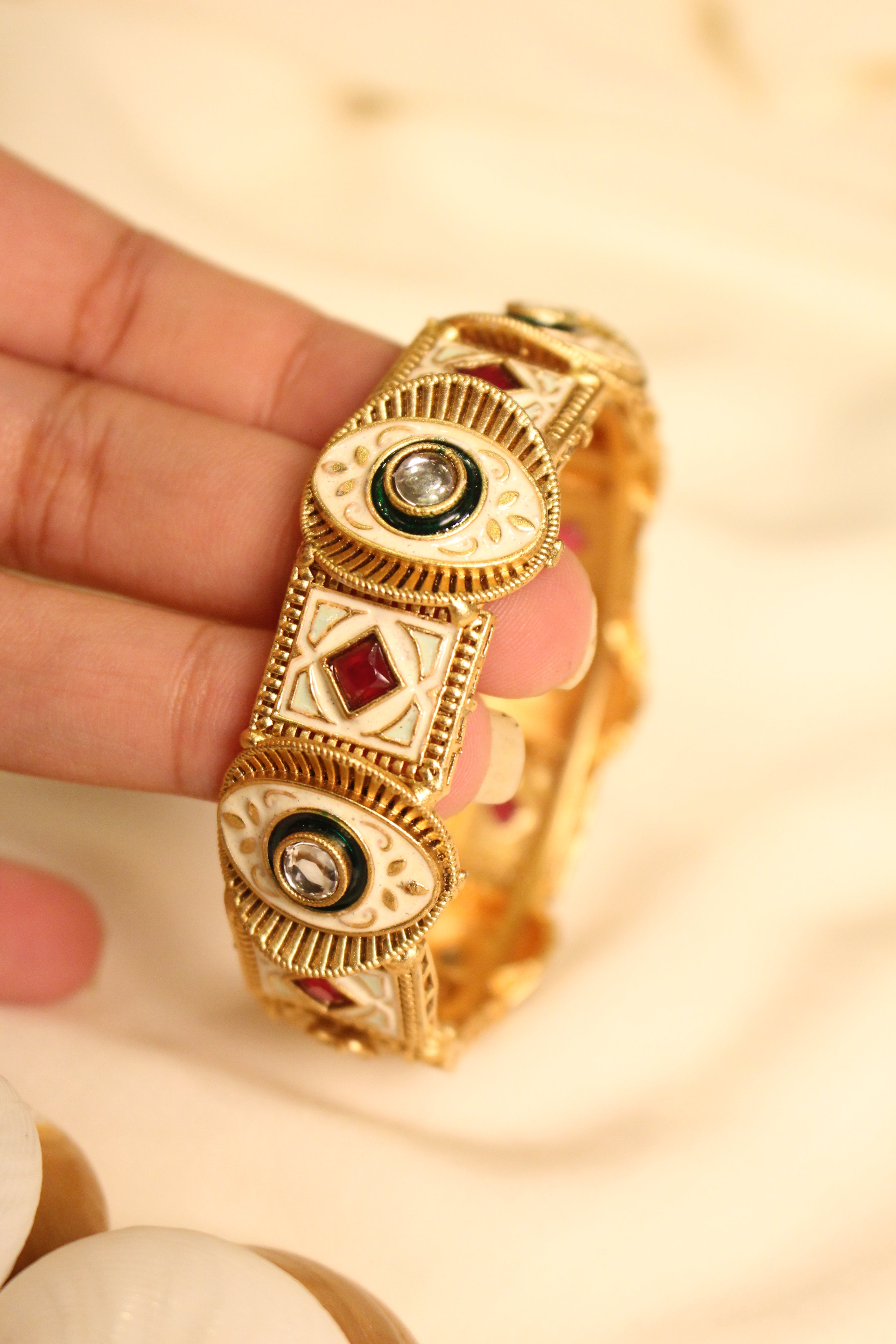 Heritage 62 - Aloro Jewels