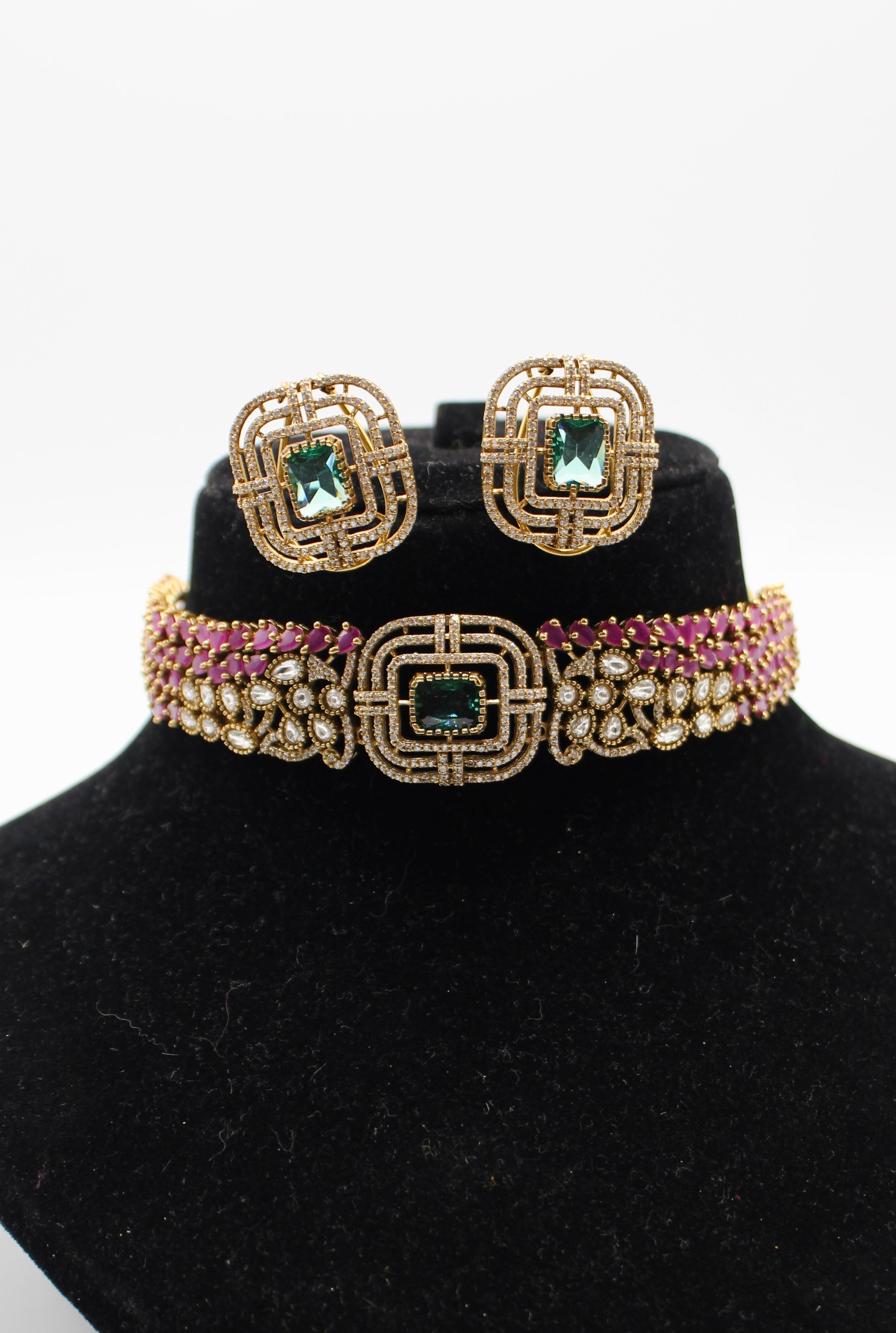 Jahan Araa Kundan Choker Necklace - Aloro Jewels