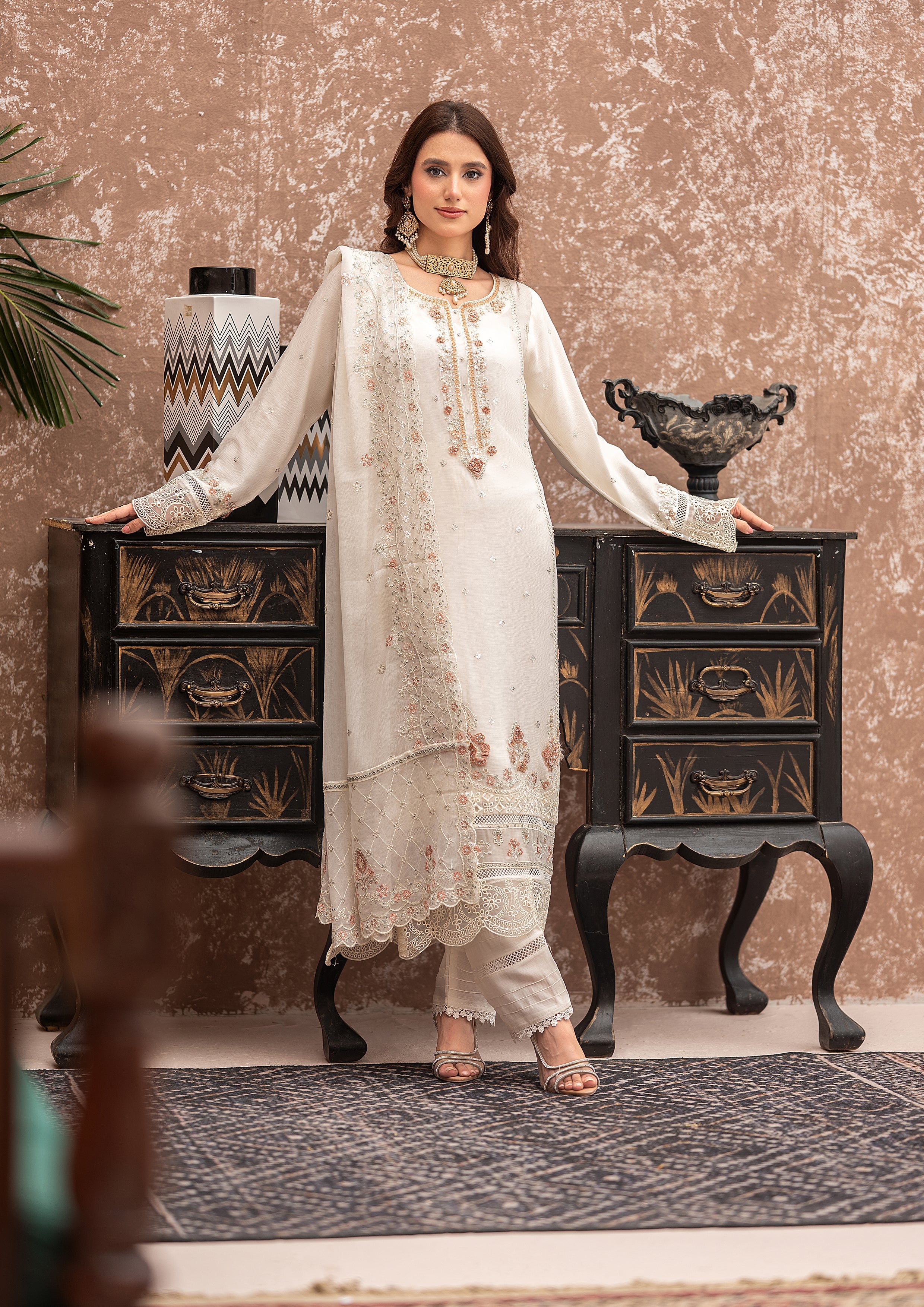Selin BN-1052 - 3 Piece Stitched Fancy Heavy Embroidered - Bint-e-Noor