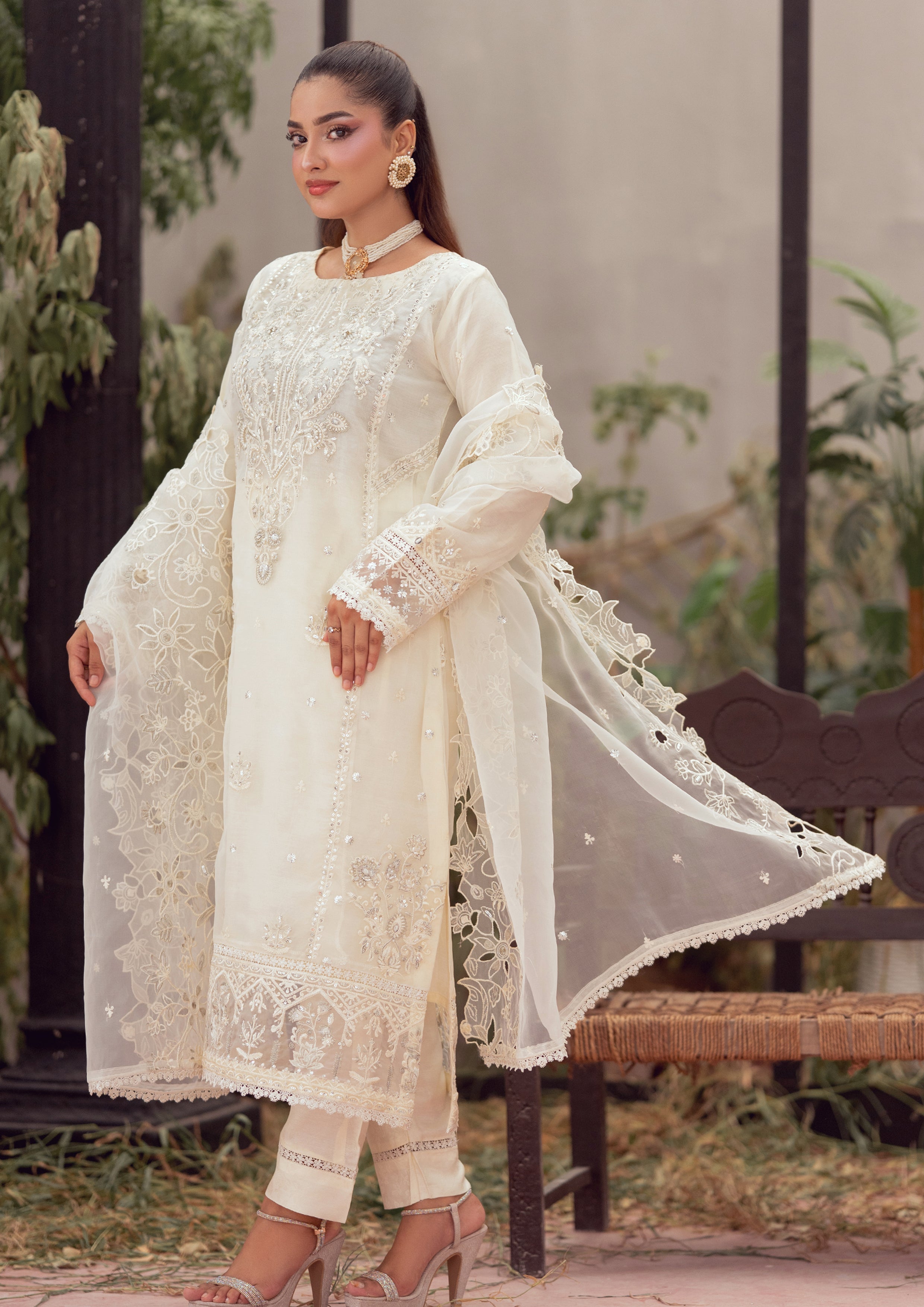 Faliha BN-1152 - 3 Piece Stitched Fancy Heavy Embroidered - Bint-e-Noor