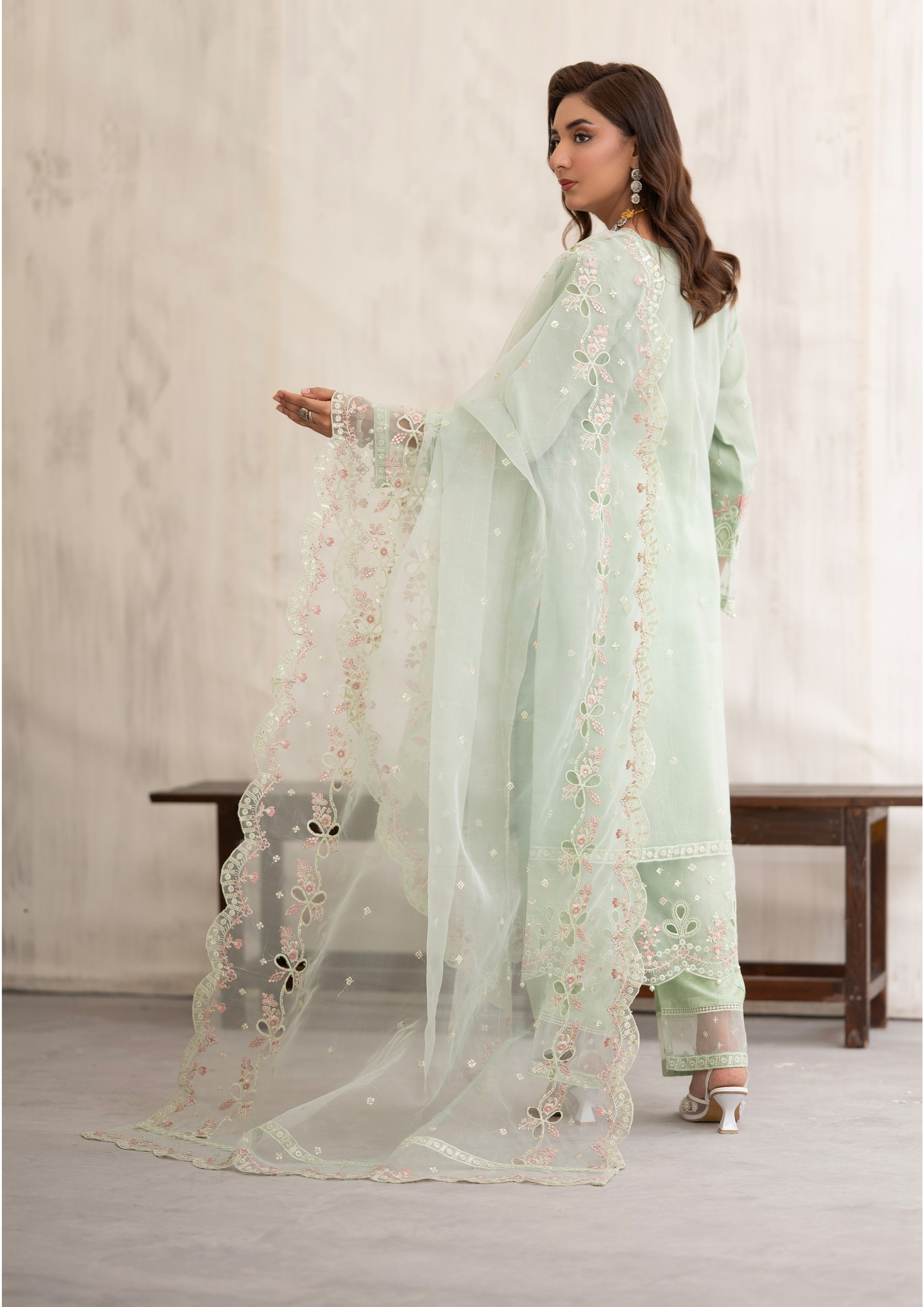Kinza BN-1095 - 3 Piece Stitched Fancy Heavy Embroidered - Bint-e-Noor