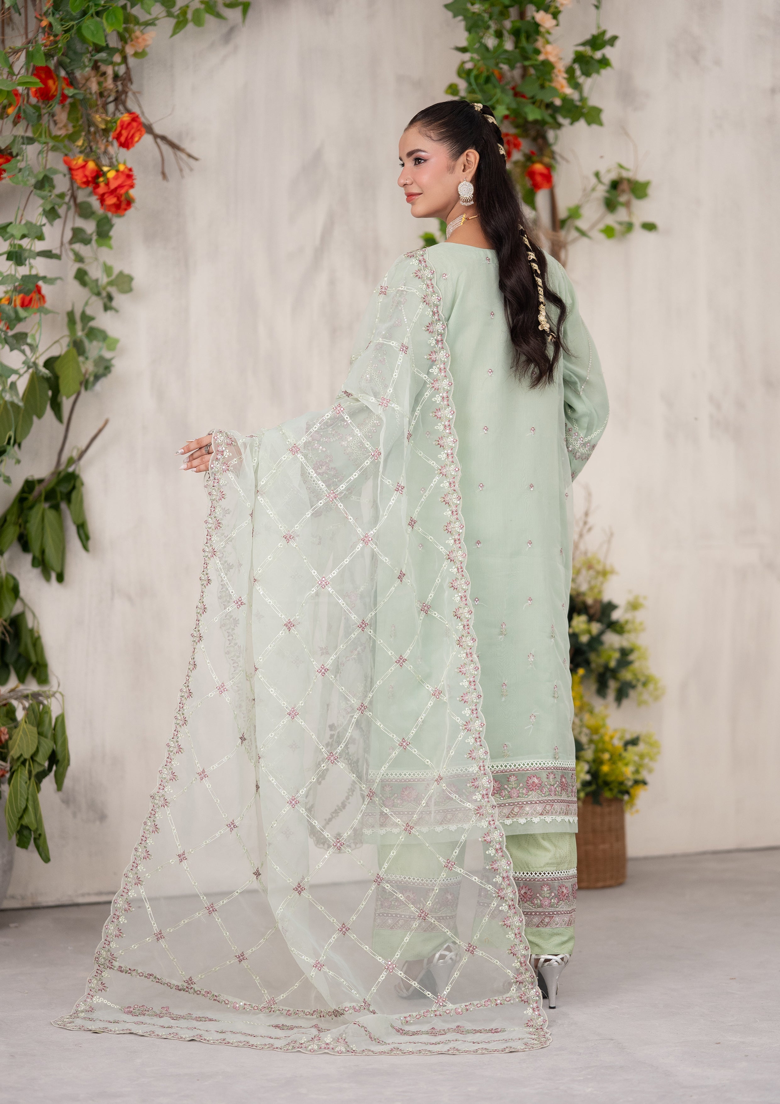 Farhin BN-1090 - 3 Piece Stitched Fancy Heavy Embroidered - Bint-e-Noor