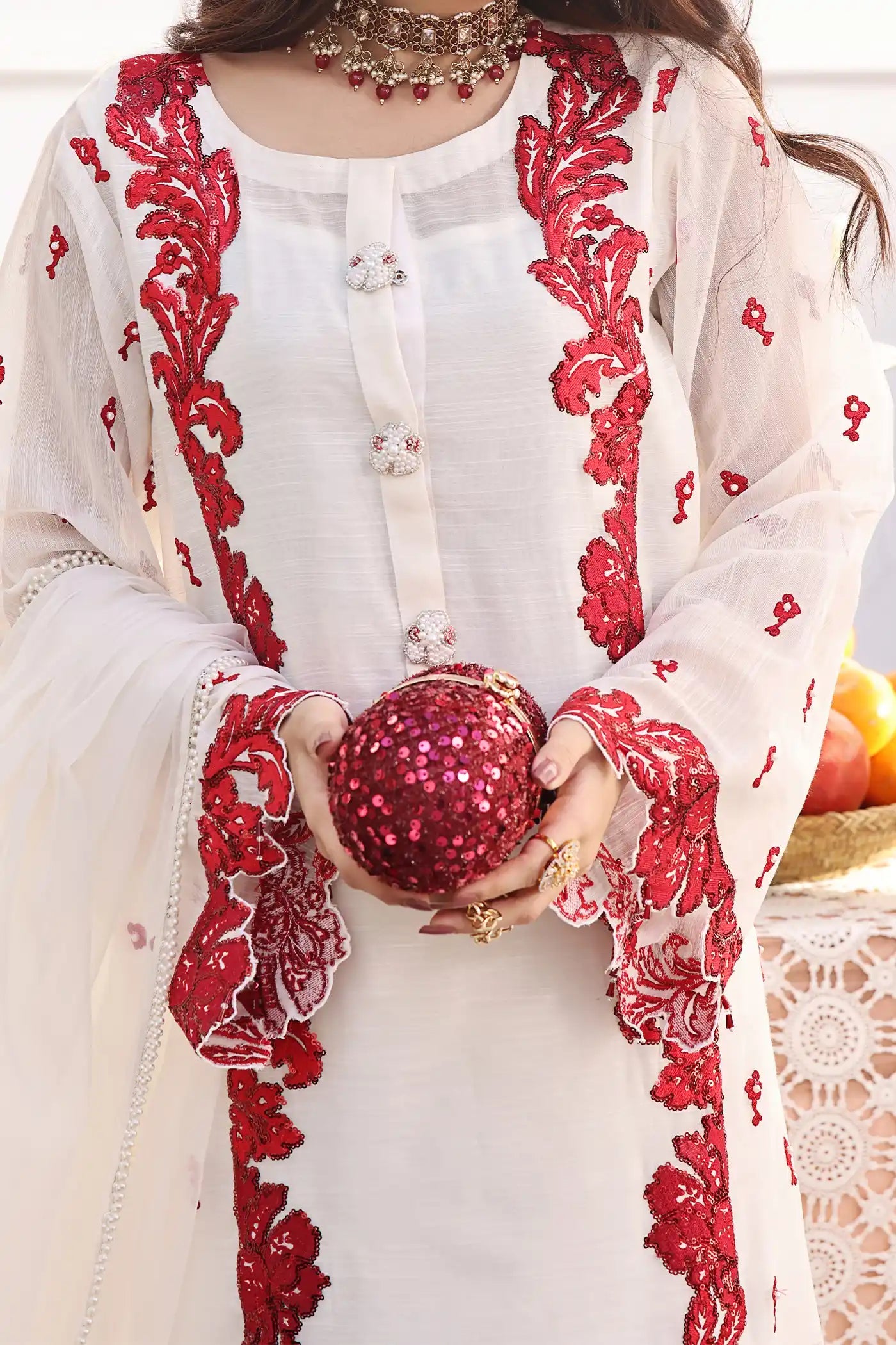 Pınar - Tasneem Shamim