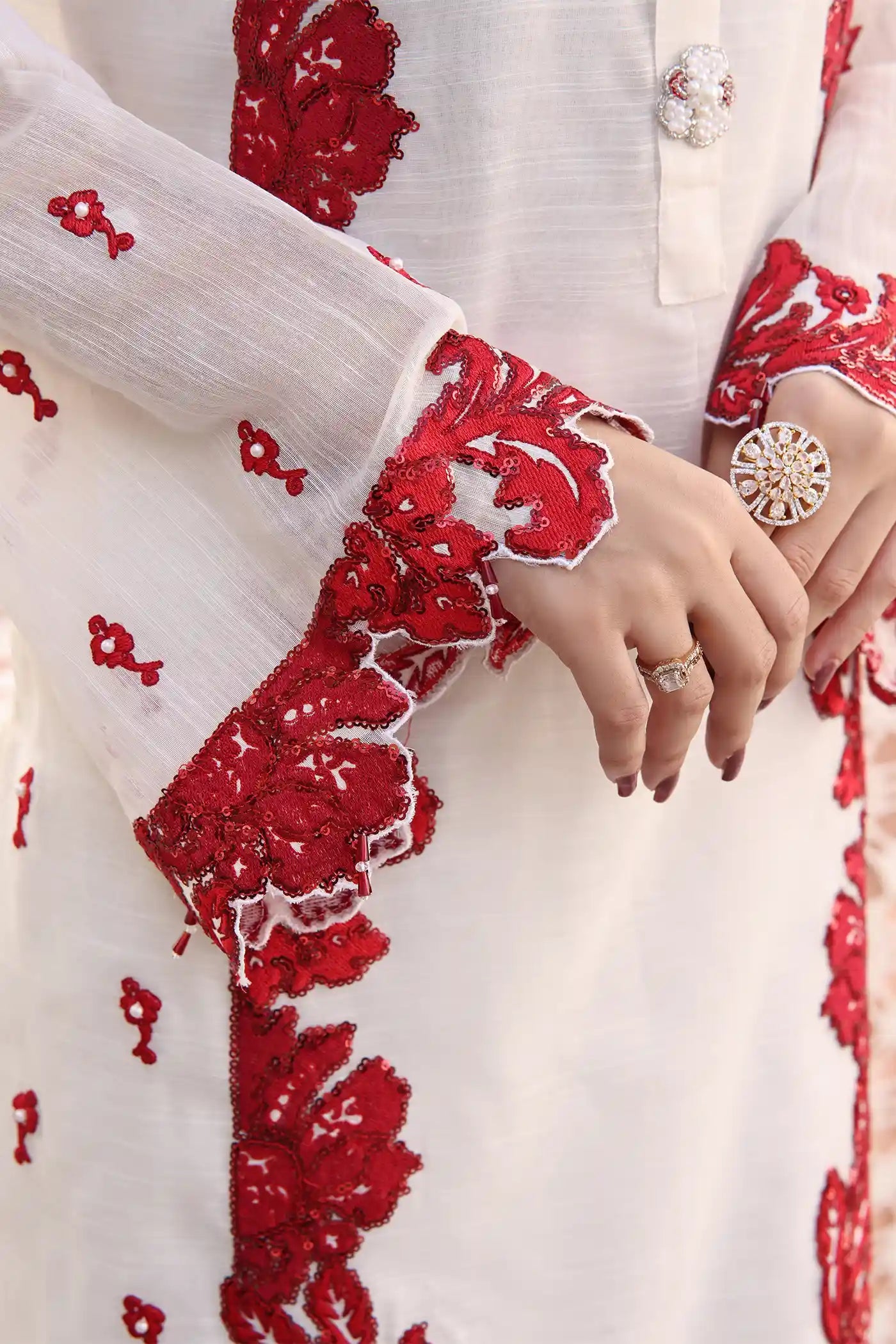 Pınar - Tasneem Shamim