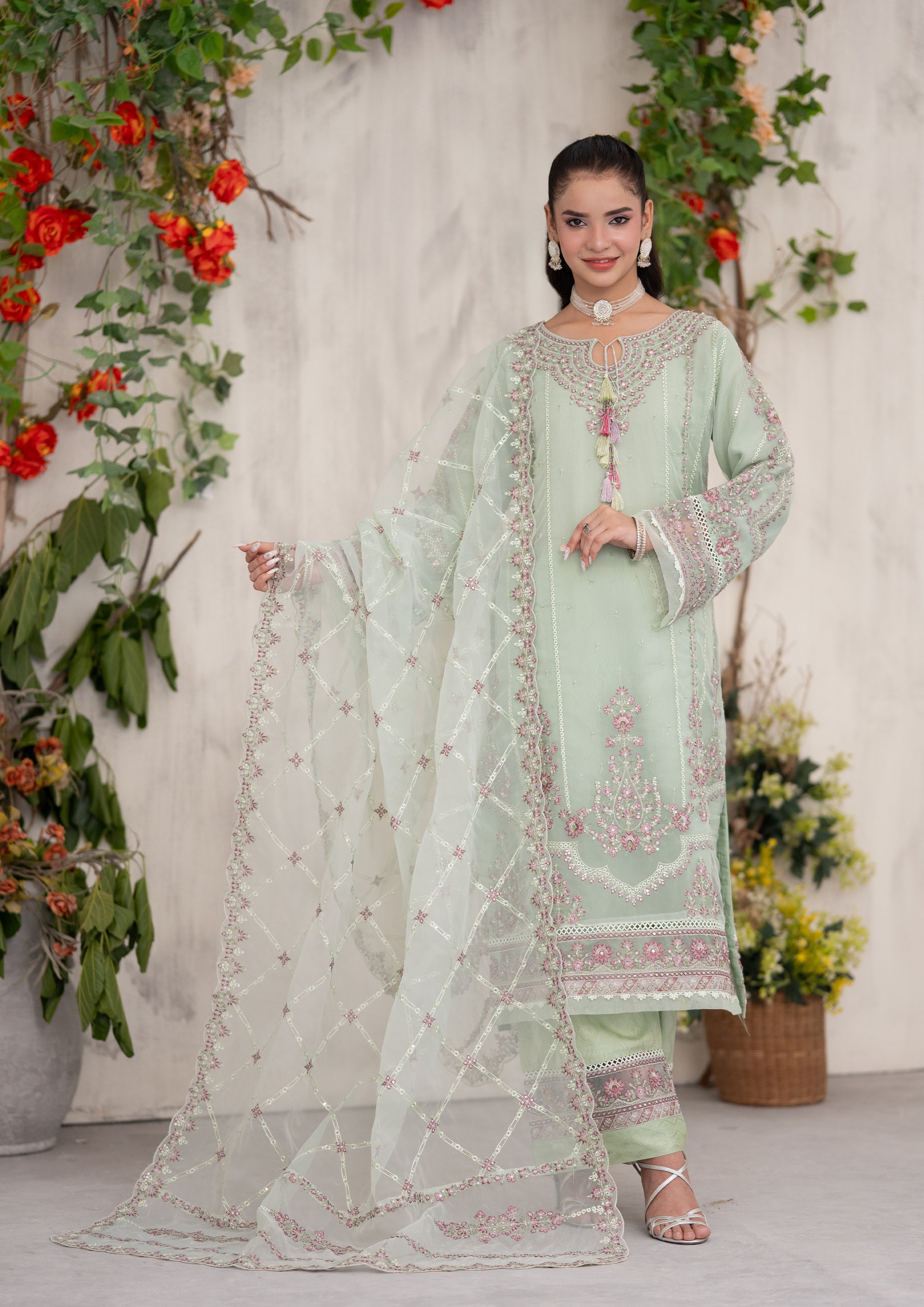 Farhin BN-1090 - 3 Piece Stitched Fancy Heavy Embroidered - Bint-e-Noor