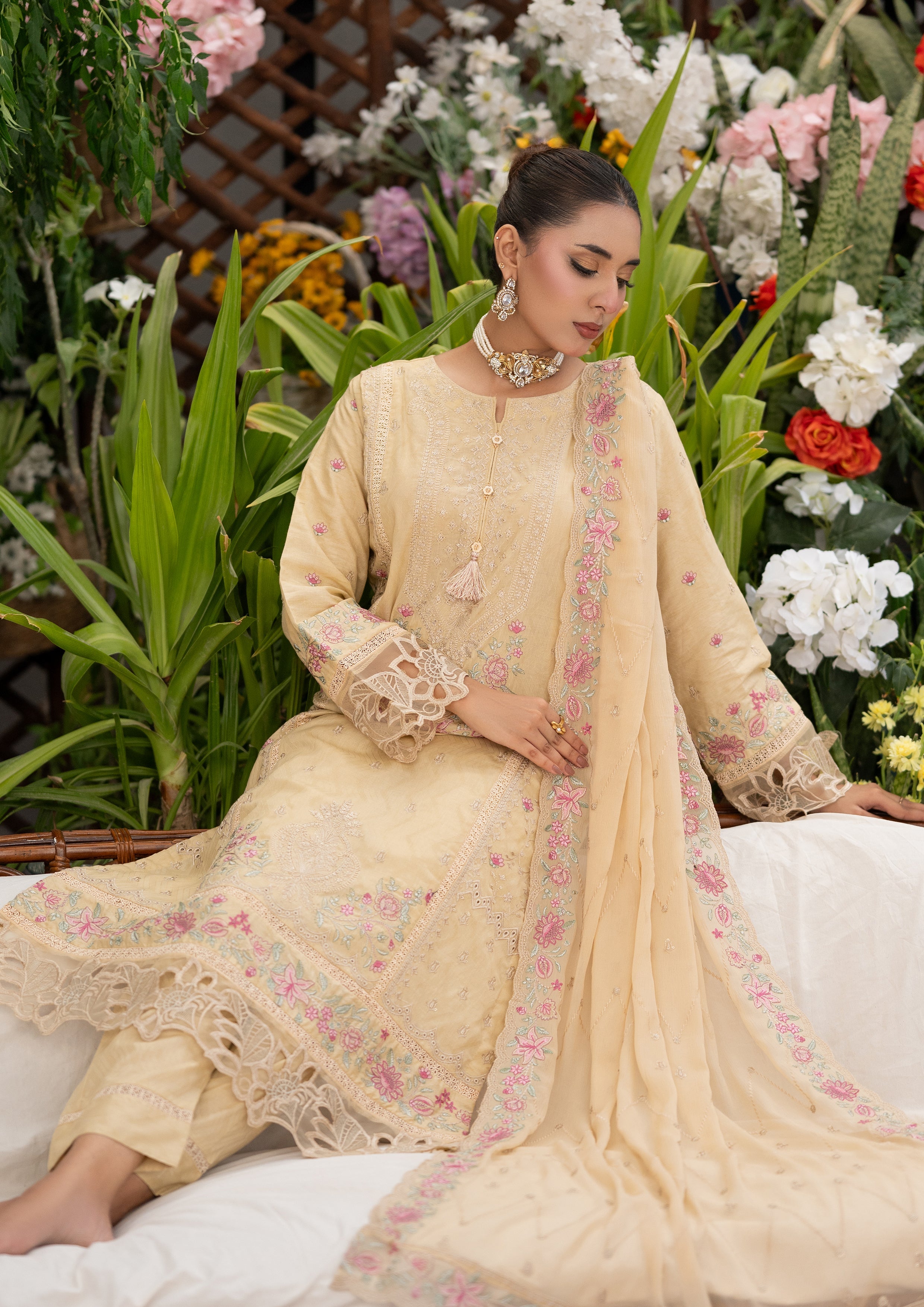 Rabeeya BN-1168 - 3 Piece Stitched Fancy Heavy Embroidered - Bint-e-Noor