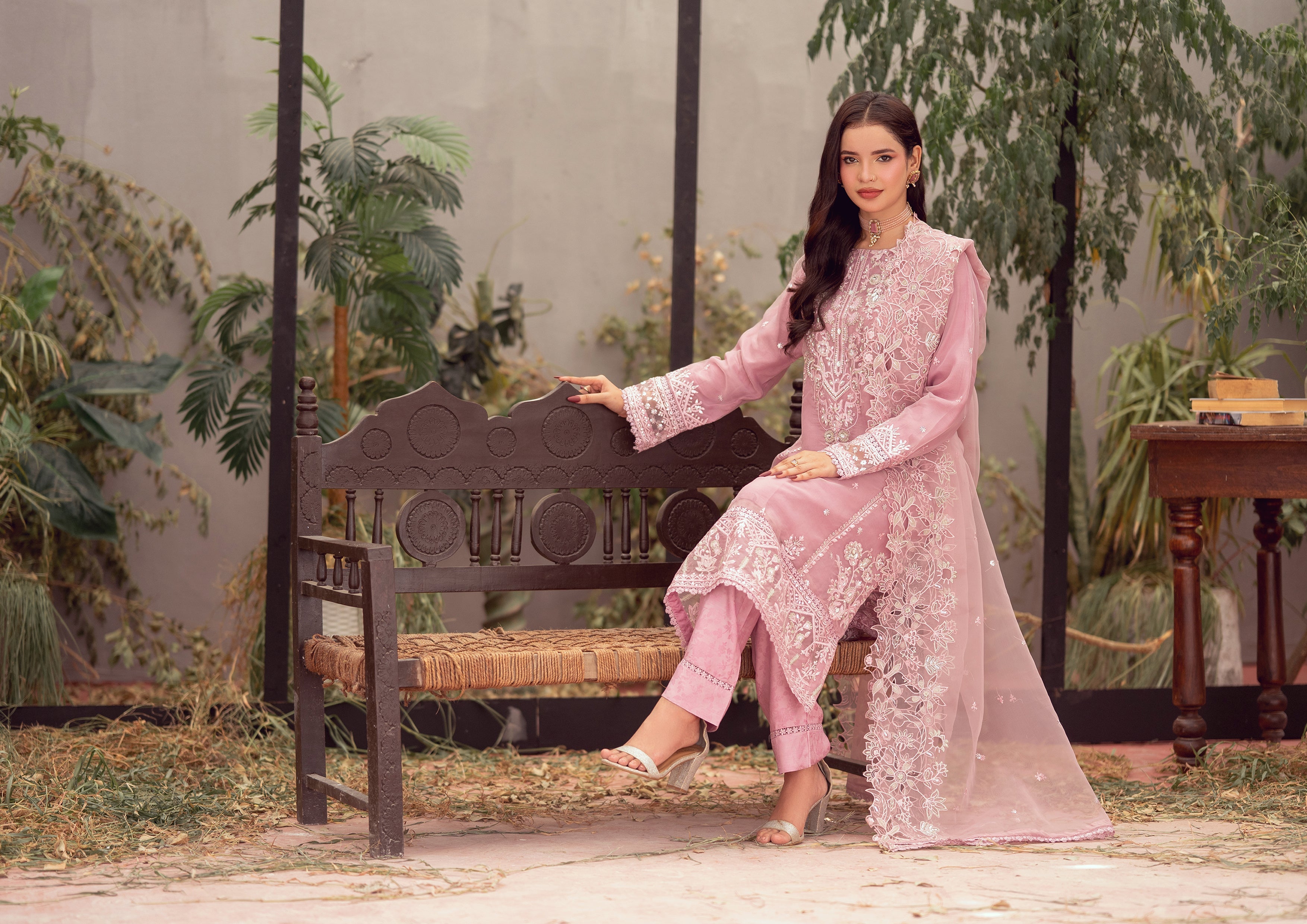 Faliha BN-1153 - 3 Piece Stitched Fancy Heavy Embroidered - Bint-e-Noor