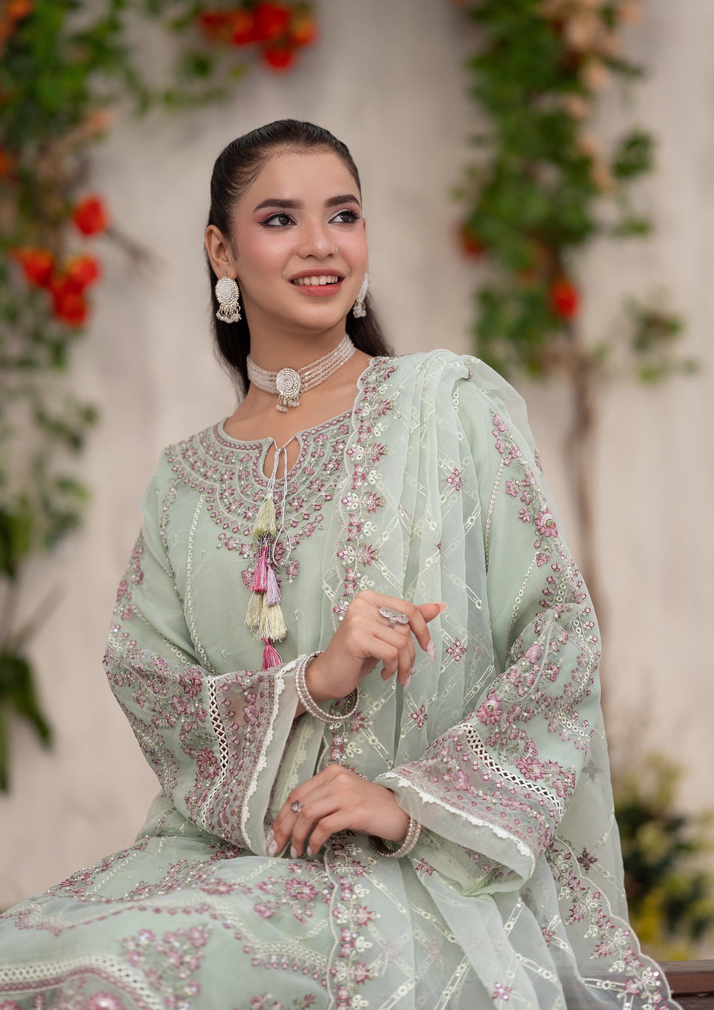 Farhin BN-1090 - 3 Piece Stitched Fancy Heavy Embroidered - Bint-e-Noor