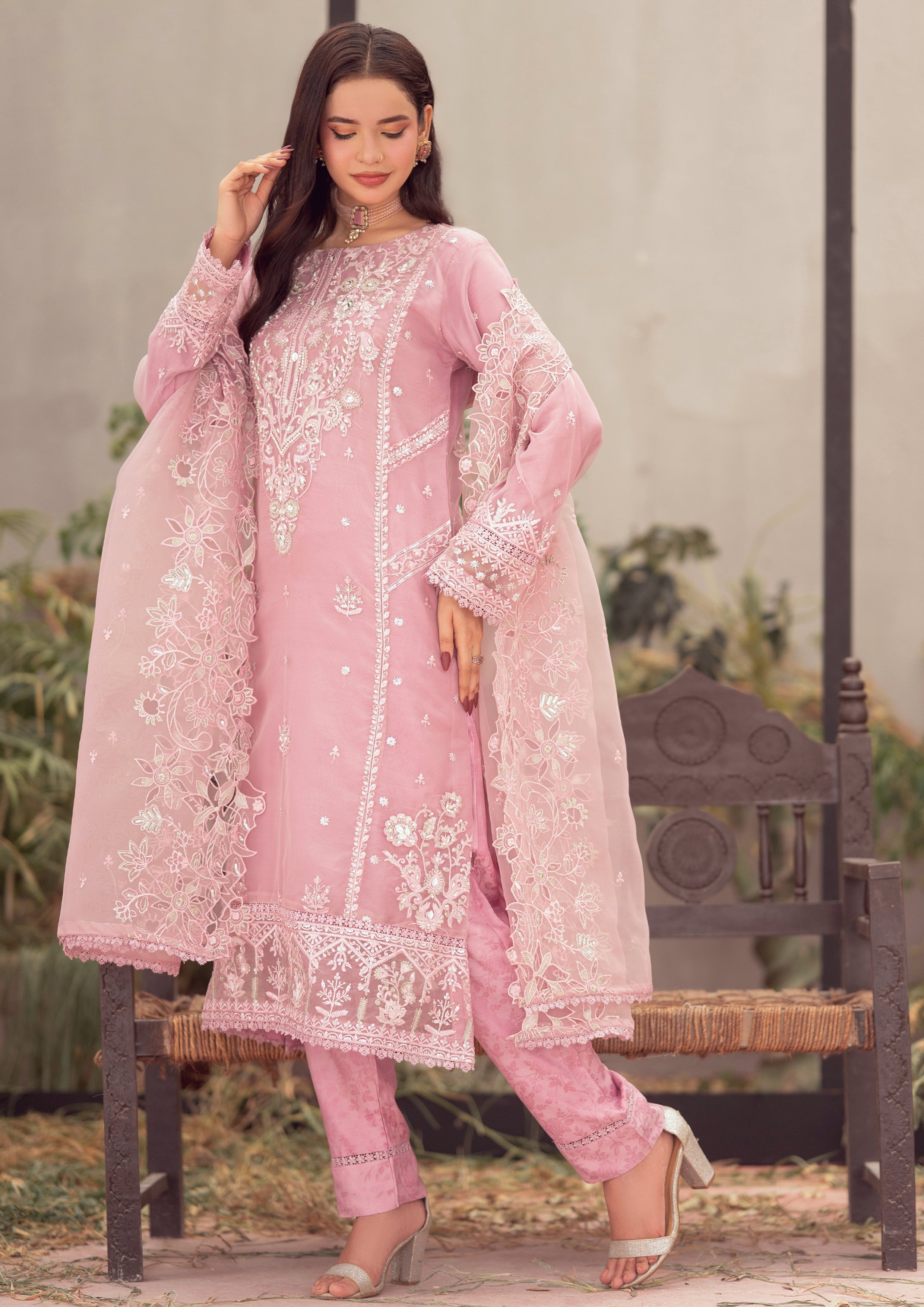 Faliha BN-1153 - 3 Piece Stitched Fancy Heavy Embroidered - Bint-e-Noor