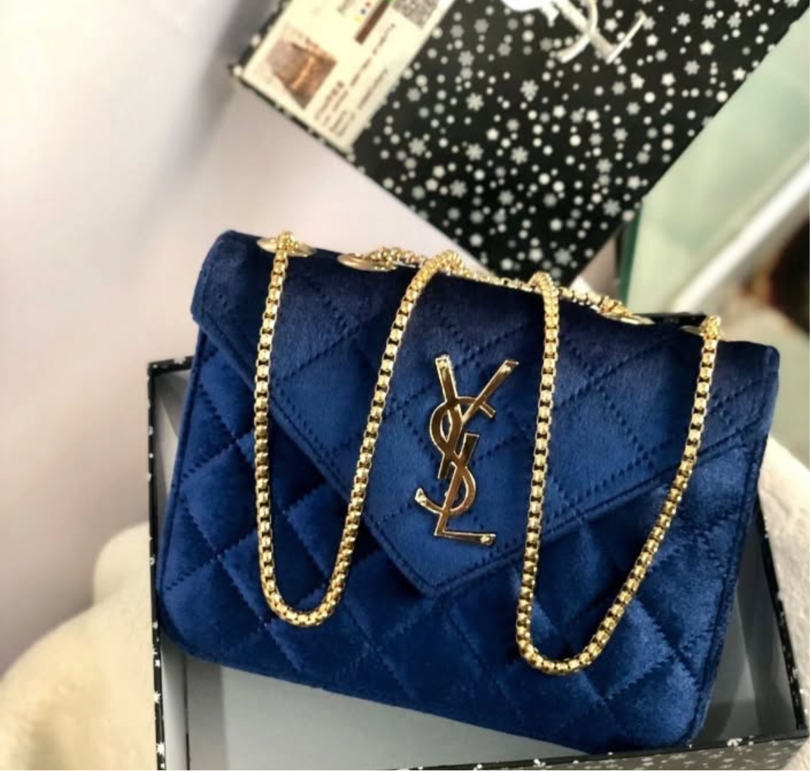 Velvet Glamour - Baggage