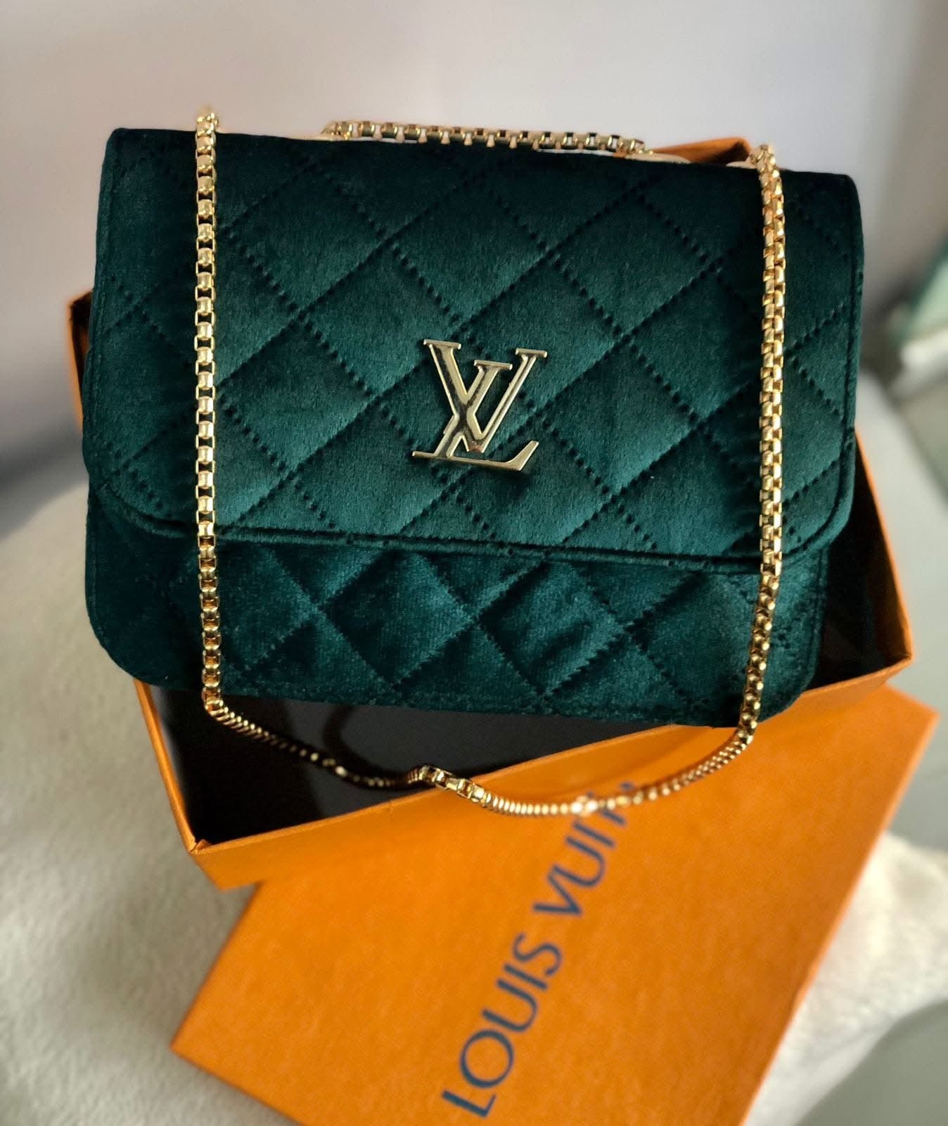 Velvet Glamour - Baggage