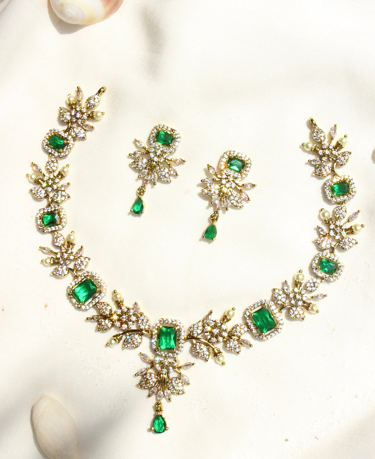 Gulzar-E-Nageen Green Ganga Jamna Style Necklace - Aloro Jewels