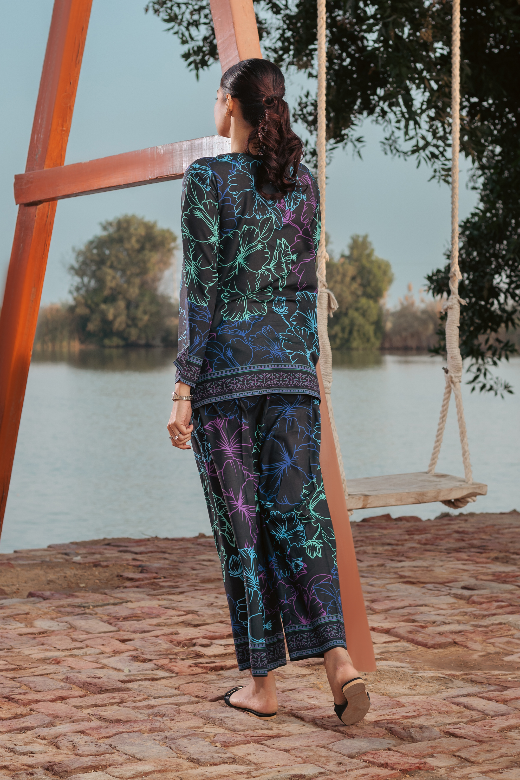 Lyra - Tasneem Shamim