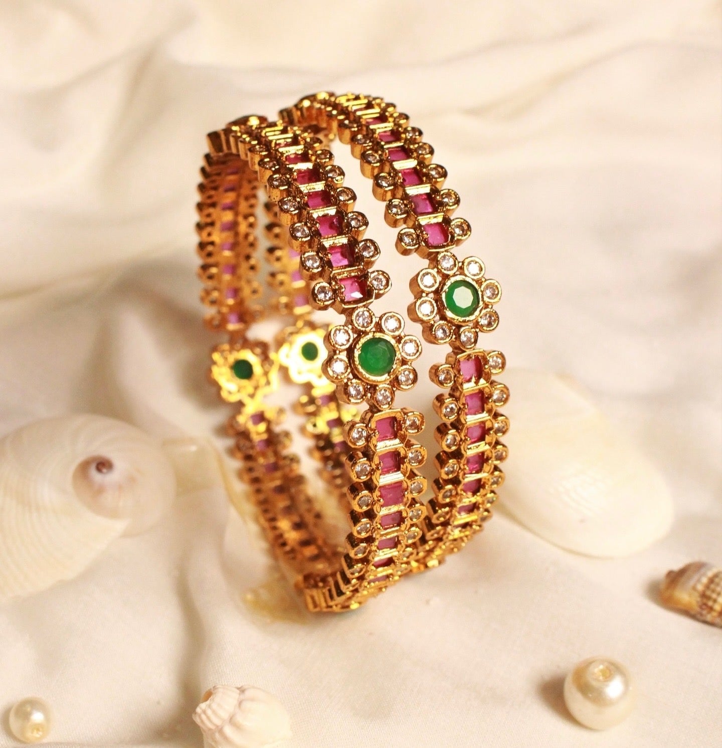 Kundan Floral Kanghan Pair - Aloro Jewels