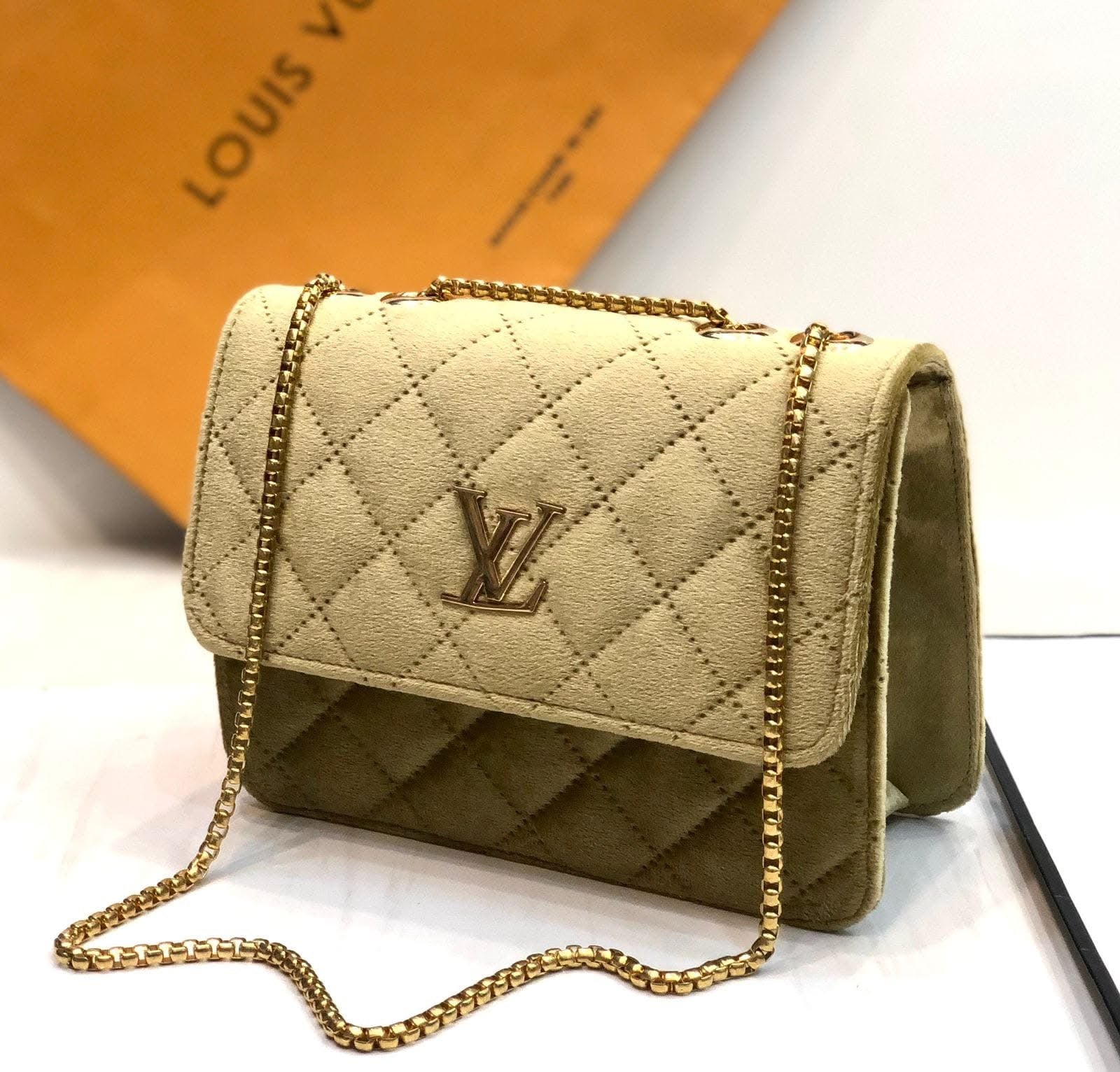 Velvet Glamour - Baggage
