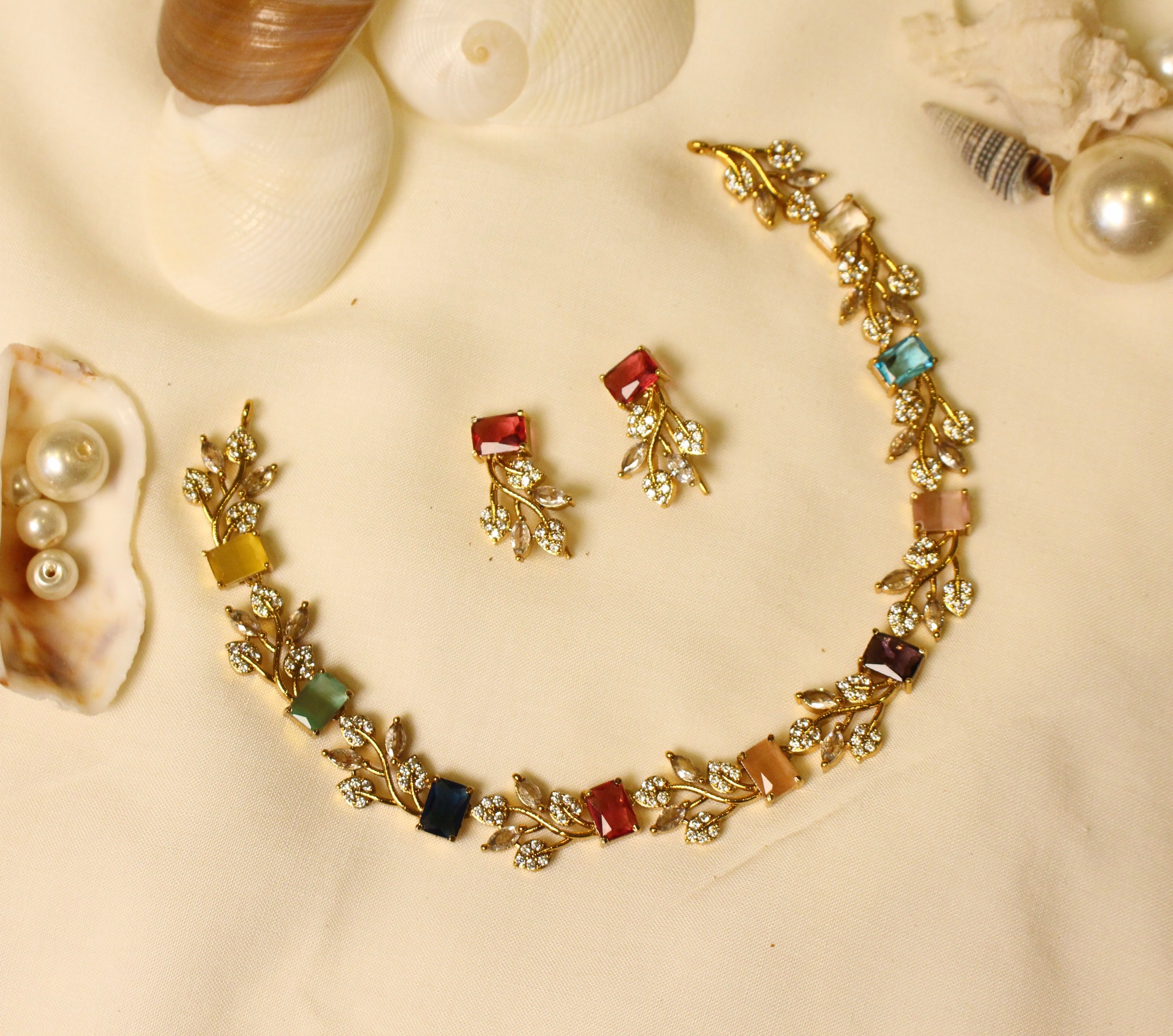 Rang Gold Plated Naturattan Necklace With Earrings - Aloro Jewels