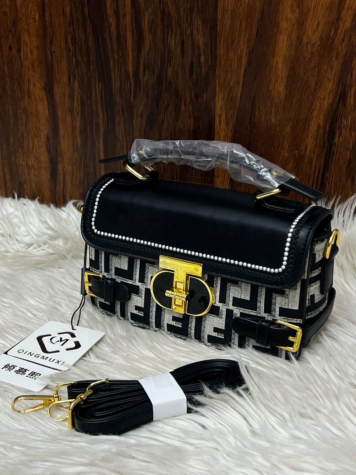 Lavish Crossbody - Baggage