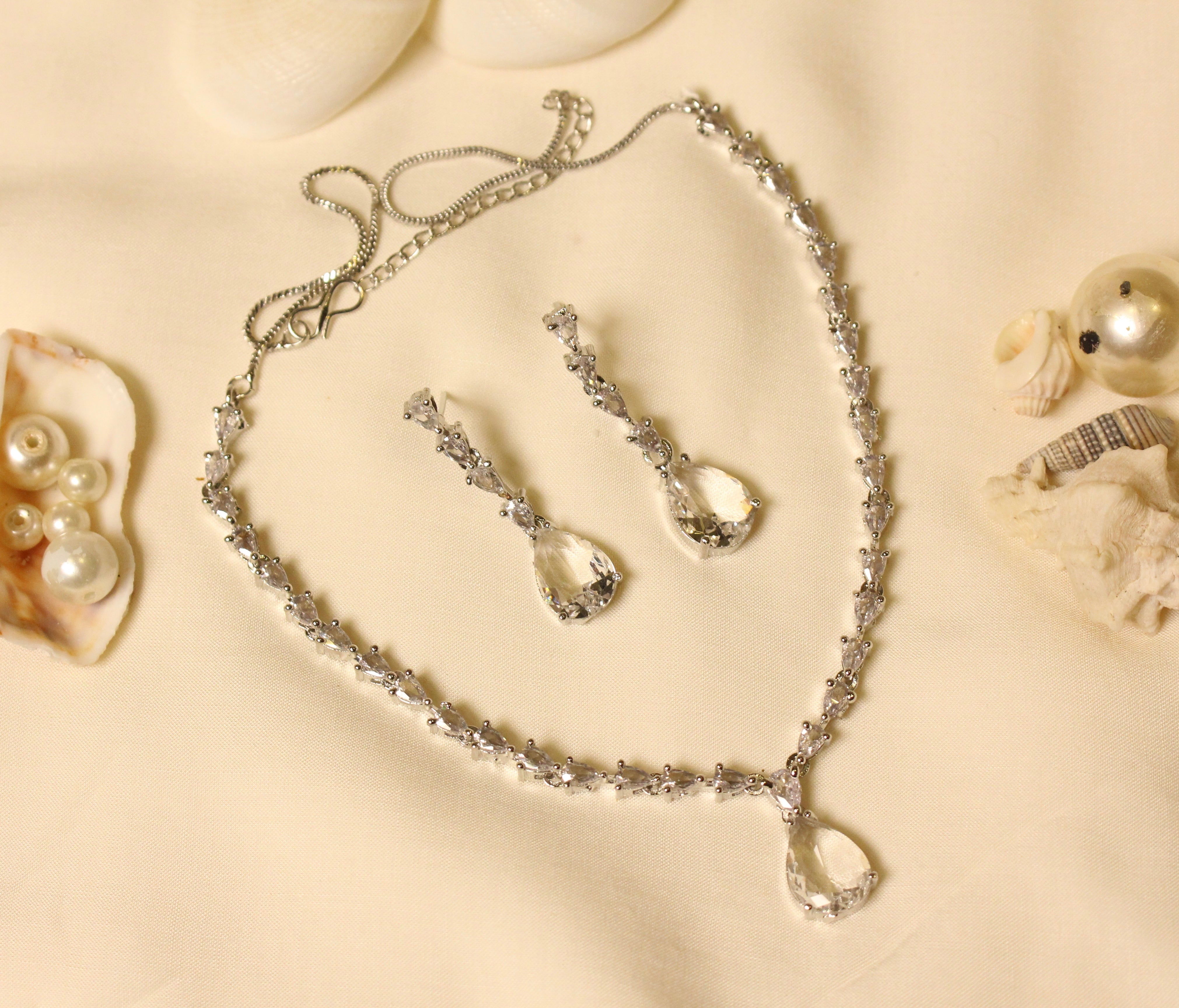 Sliver Sparkling Necklace - Aloro Jewels