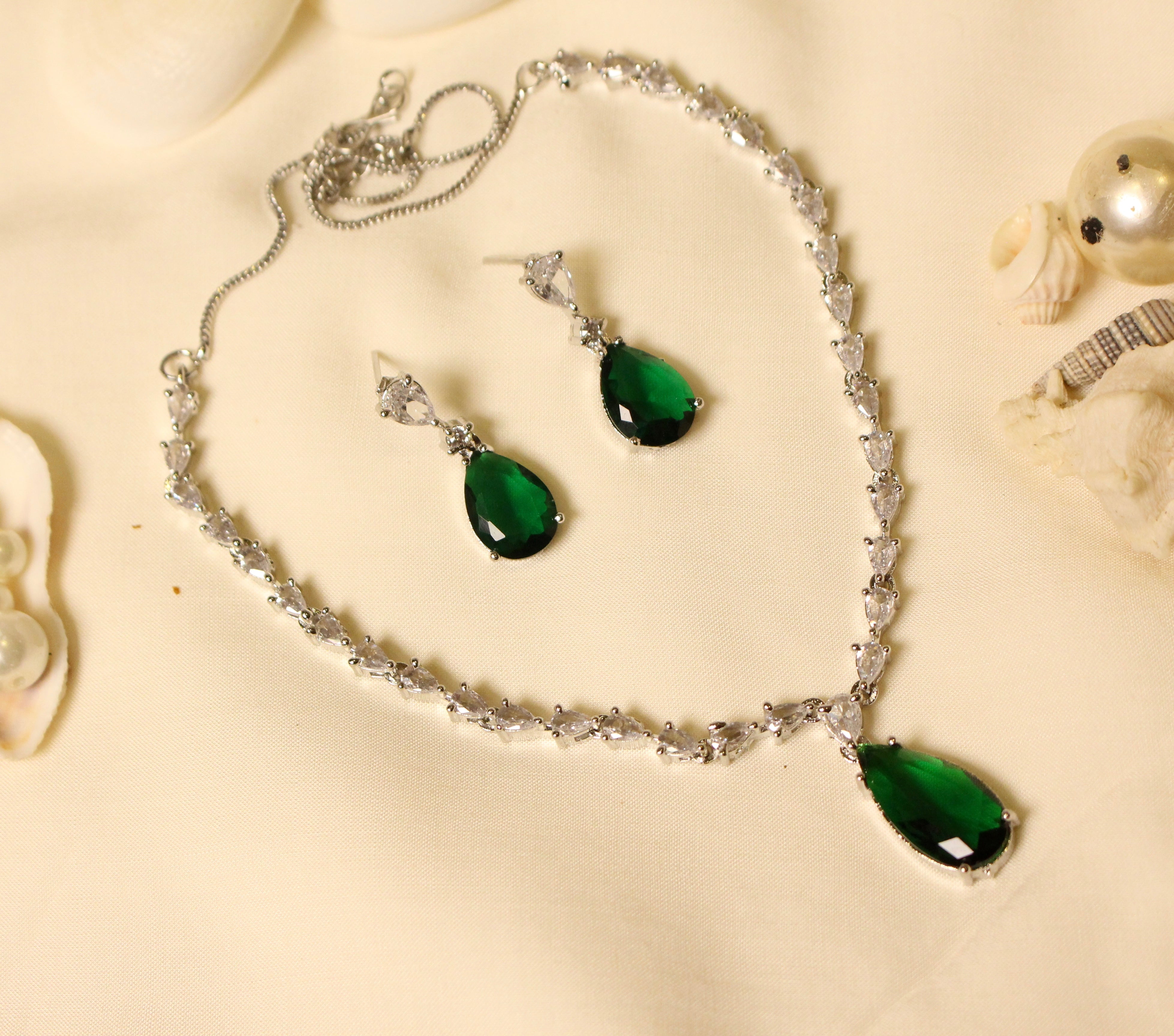 Green Pendant Set - Aloro Jewels