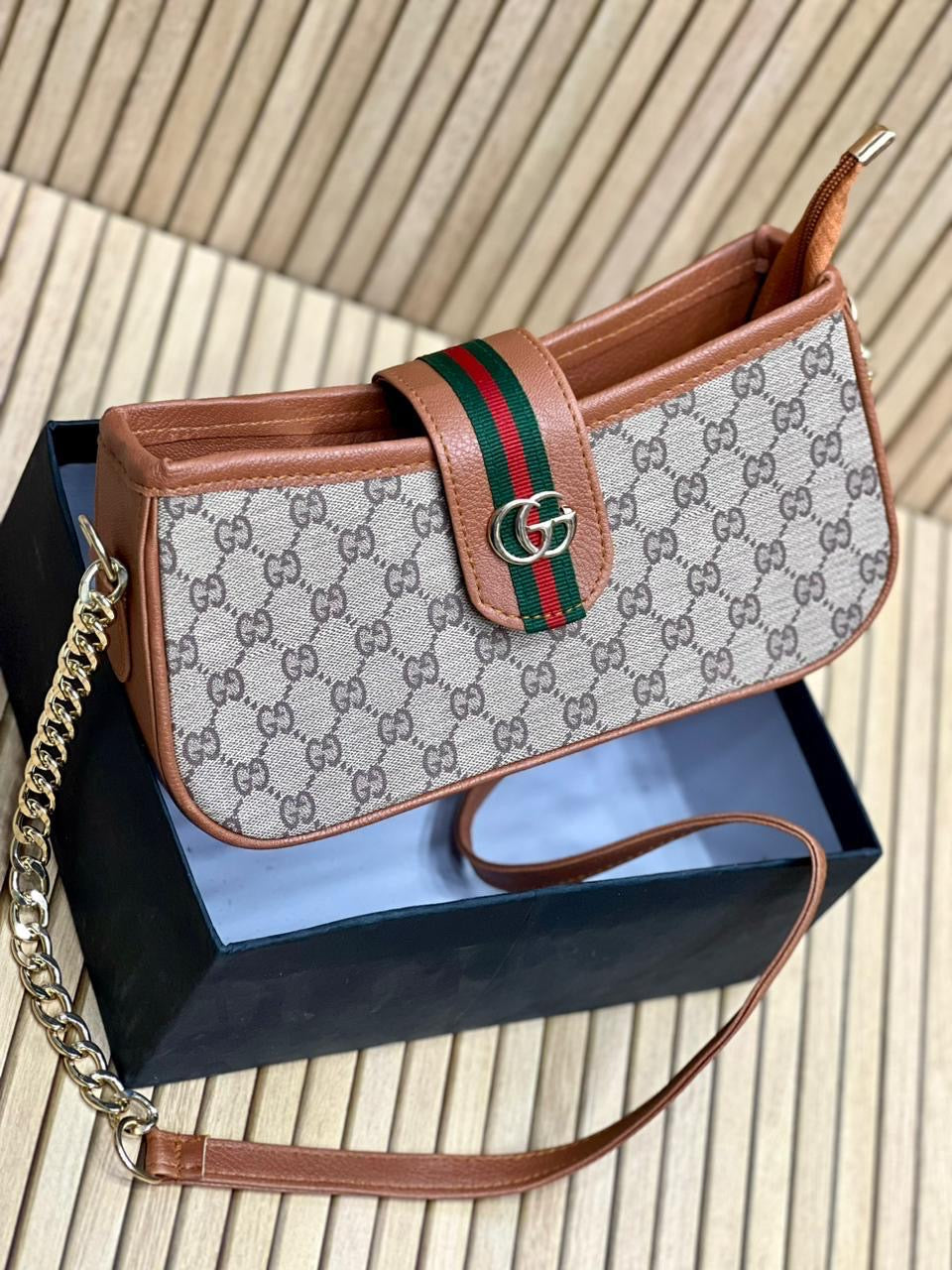 Gucci Crossbody - Bellabags