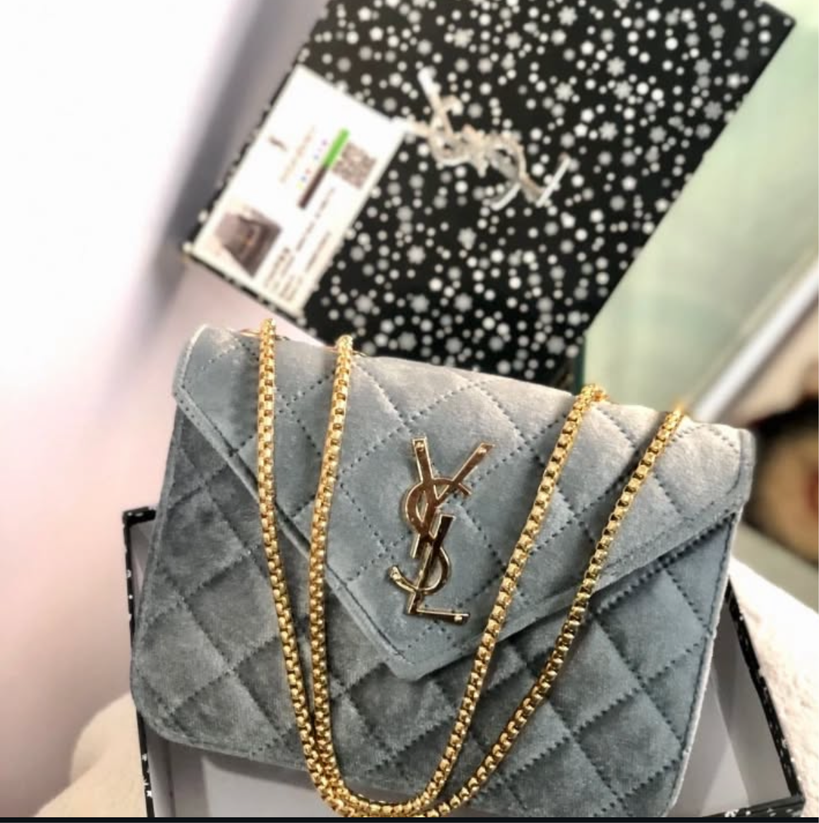 Velvet Glamour - Baggage