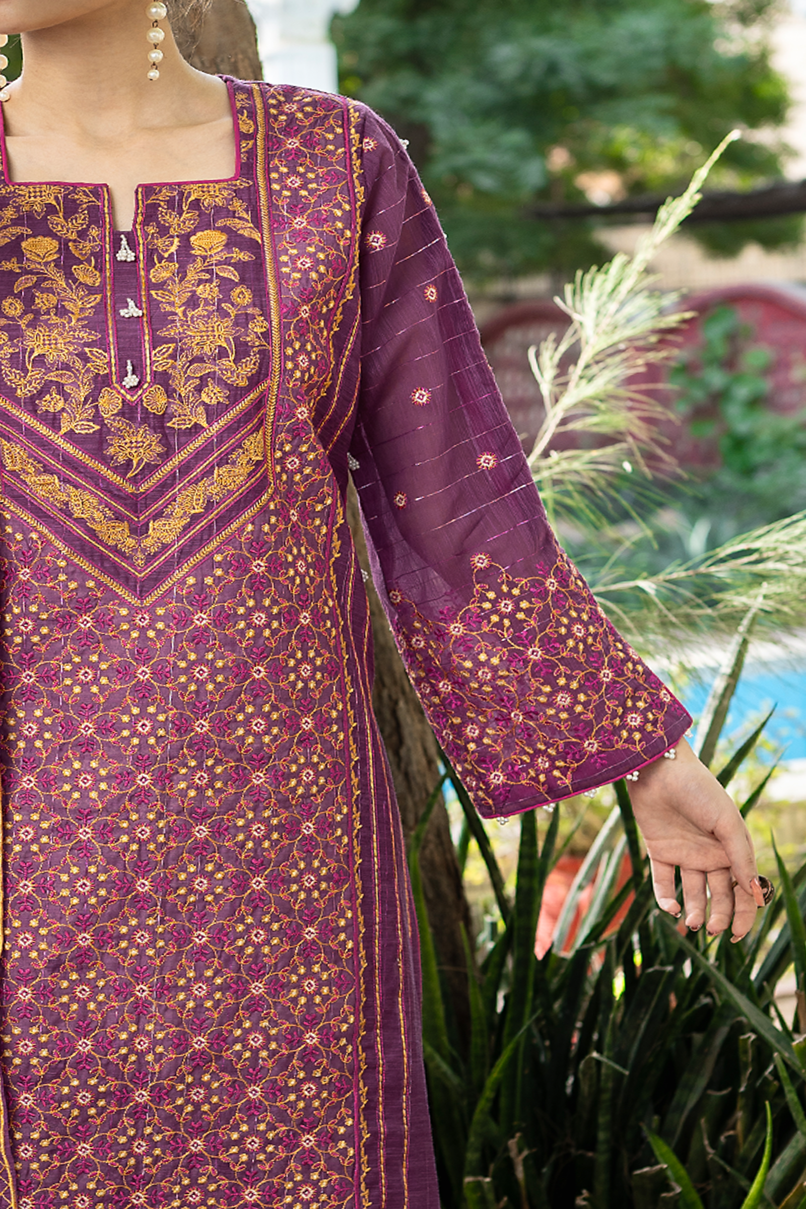 Royal - Tasneem Shamim