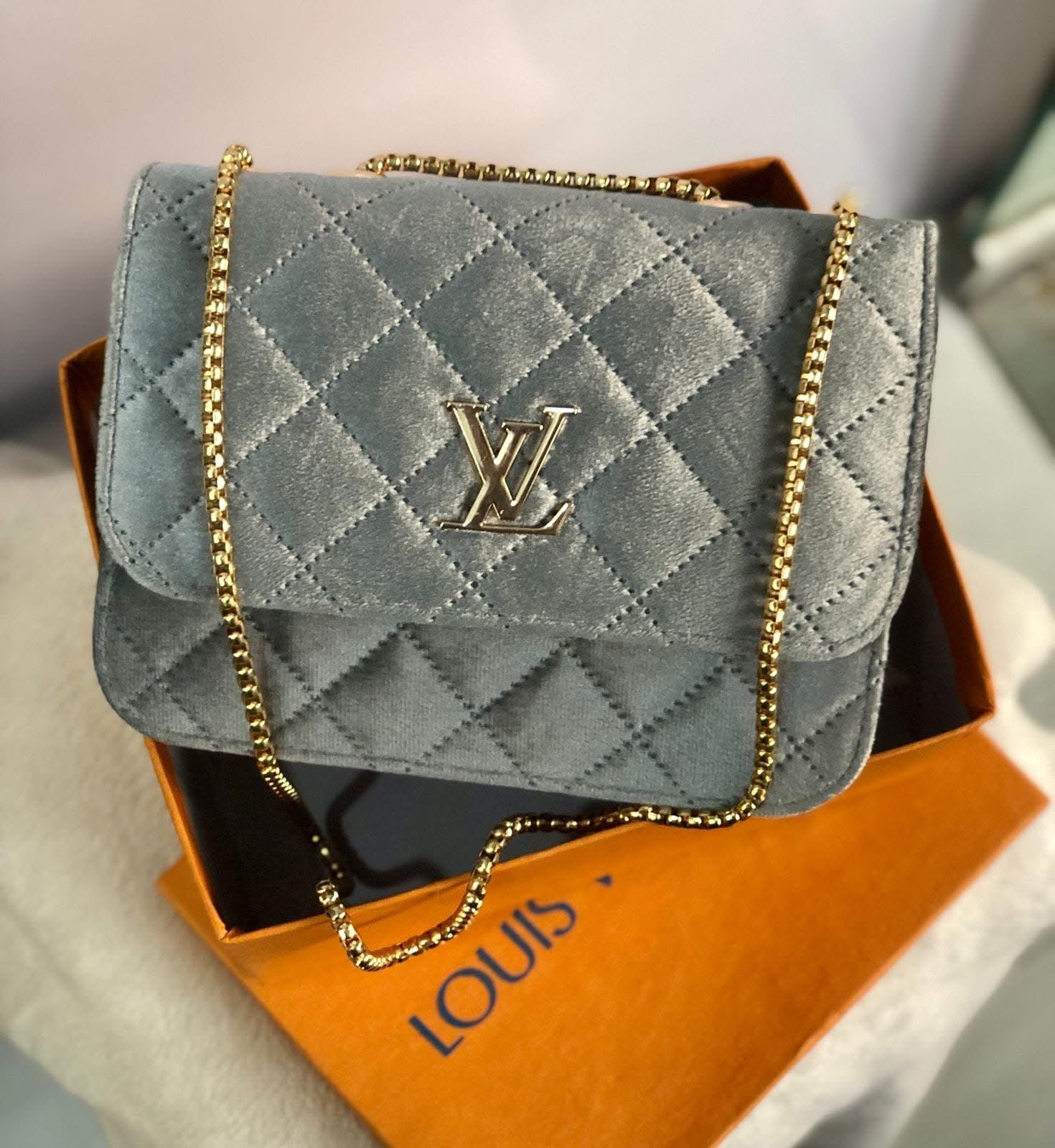 Velvet Glamour - Baggage