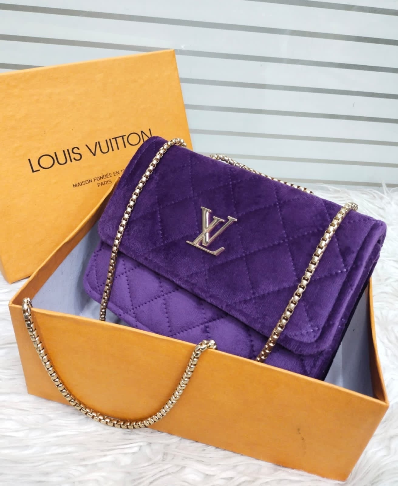 Velvet Glamour - Baggage