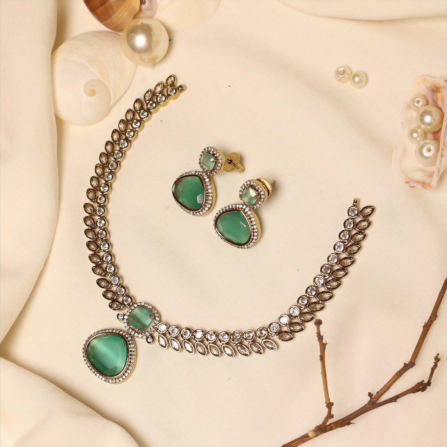 Kundan  Set - Aloro Jewels