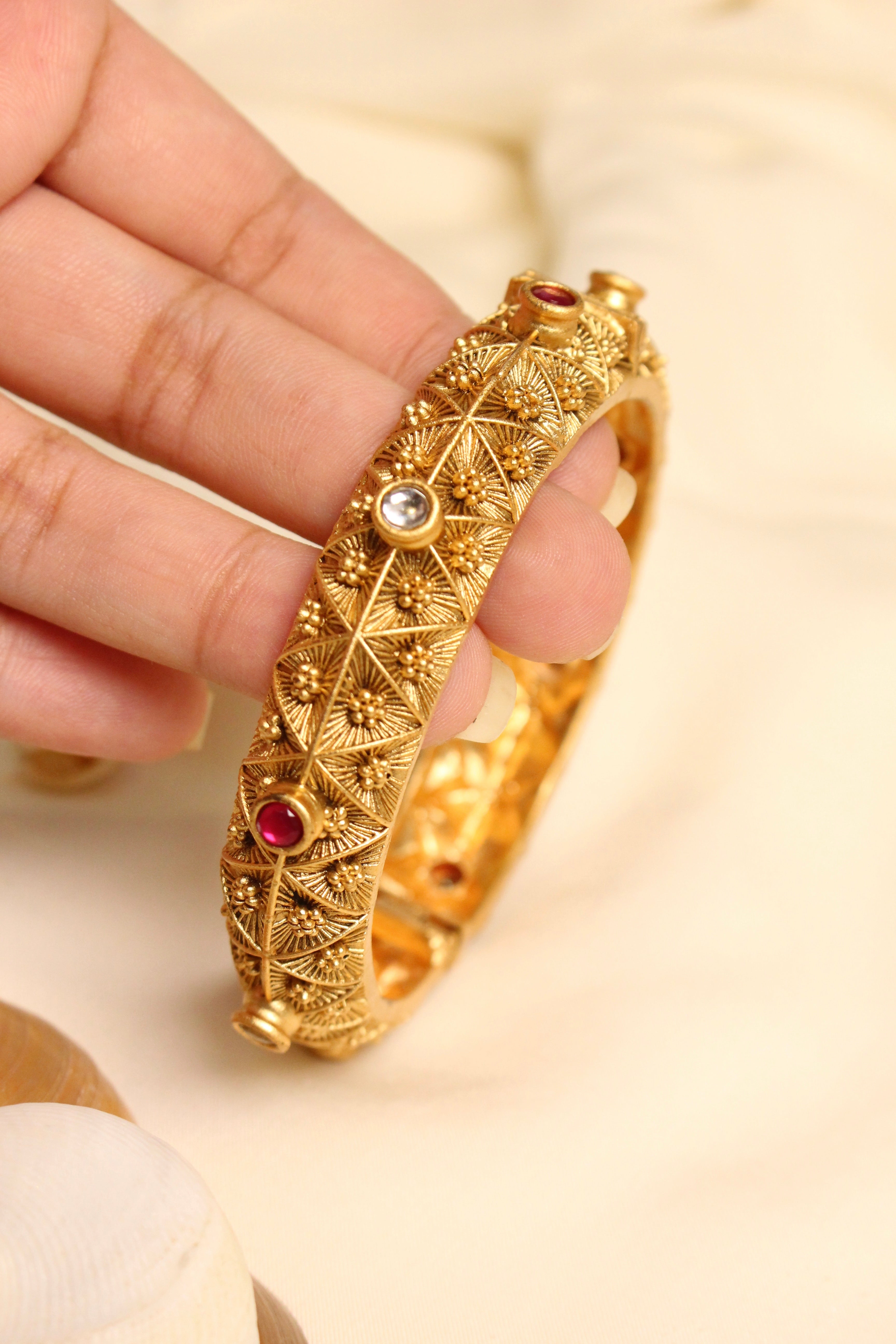 Heritage 22 - Aloro Jewels