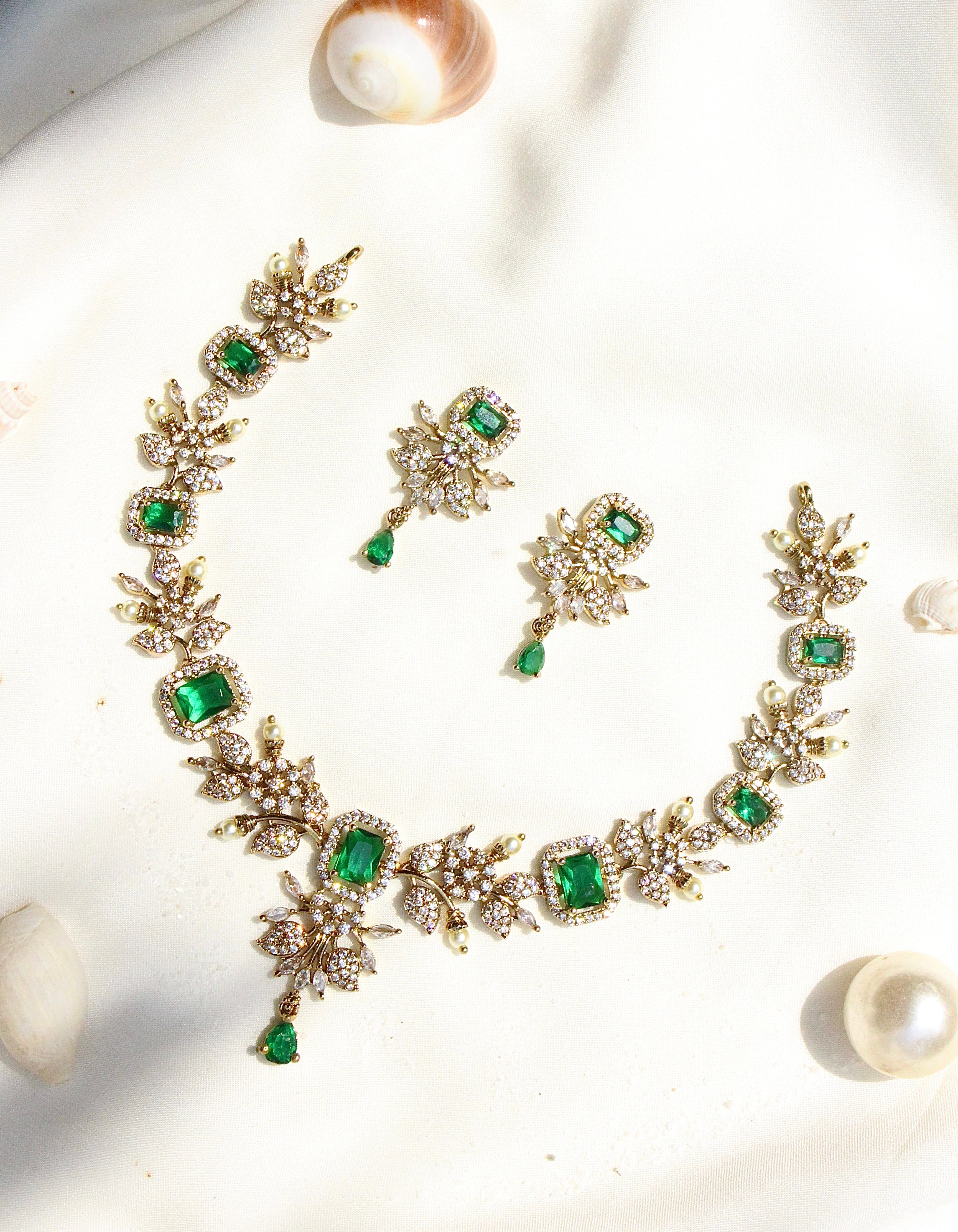 Gulzar-E-Nageen Green Ganga Jamna Style Necklace - Aloro Jewels