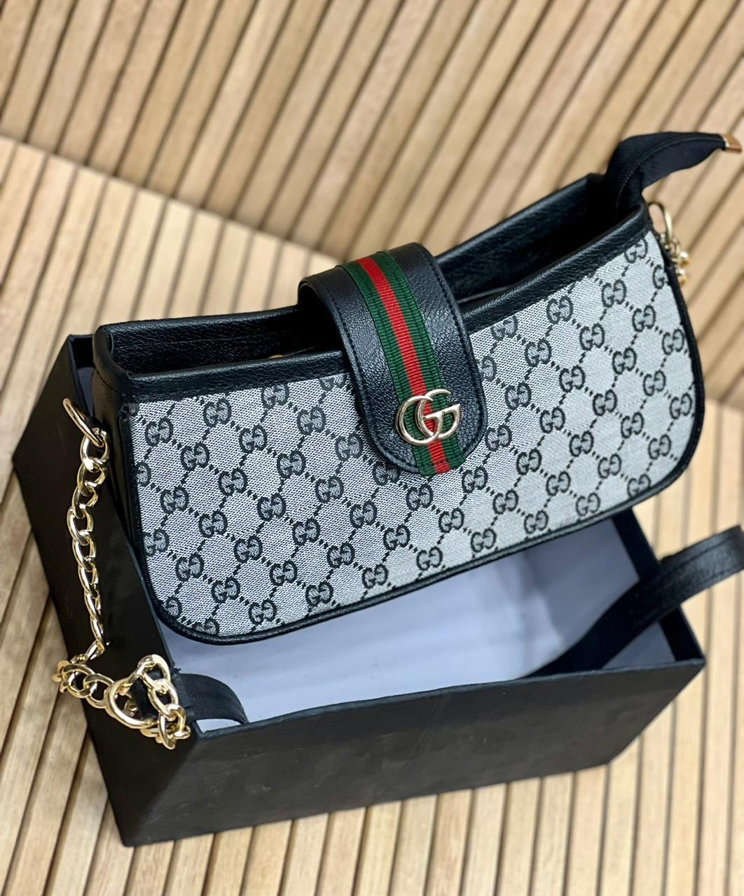 Gucci Crossbody - Bellabags