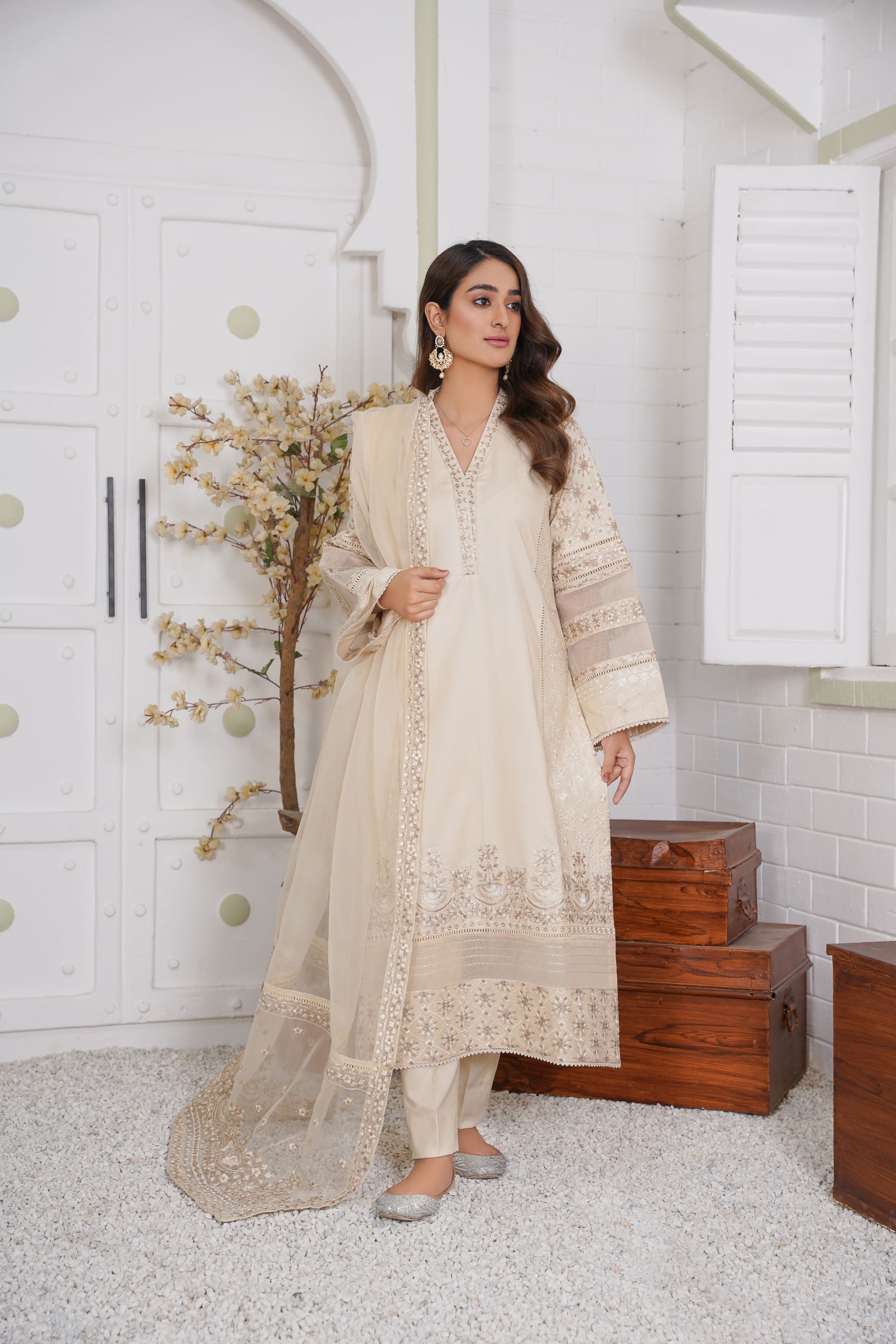 PRET Luxury Embroidered - 3 PC - Threads & Weaves
