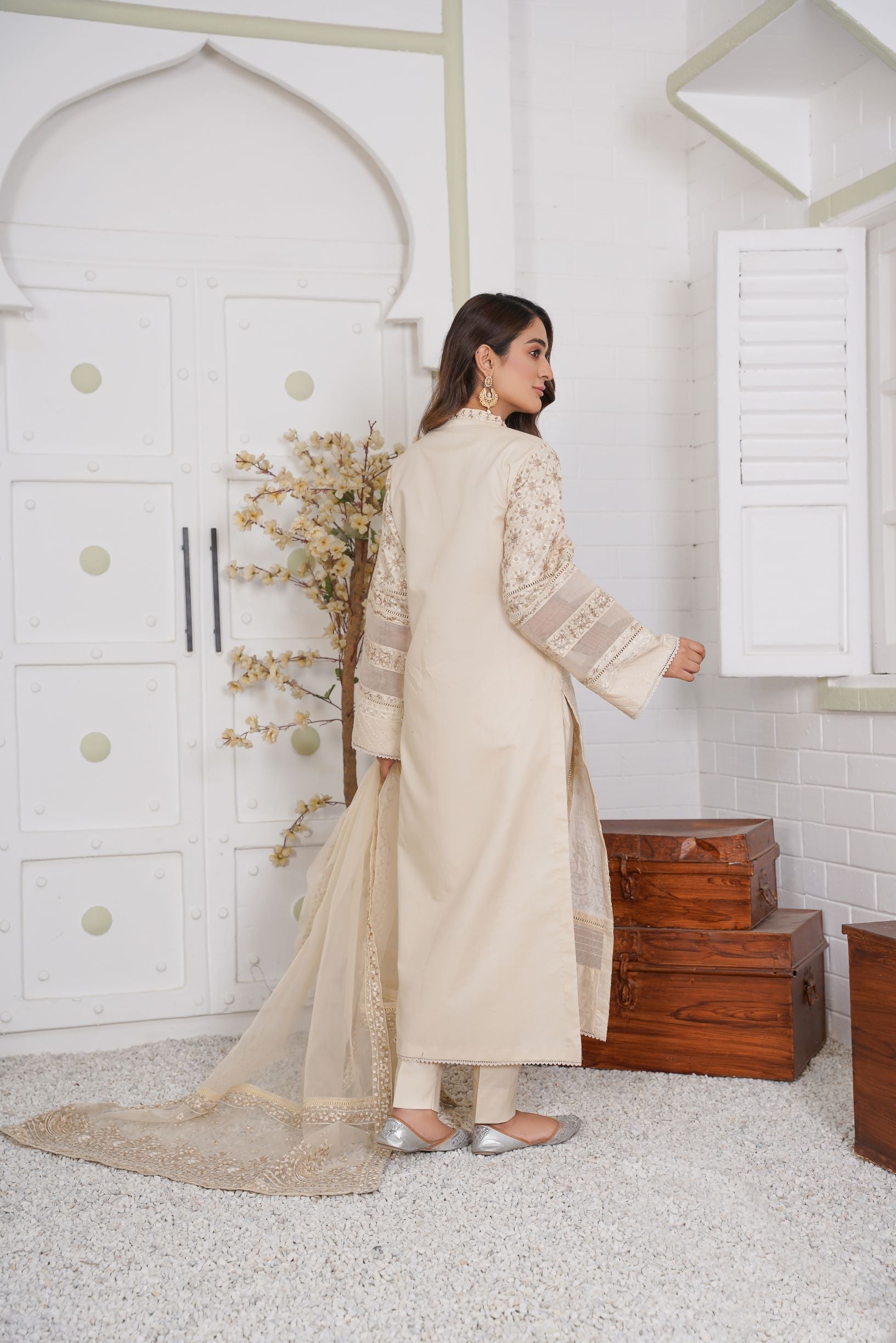 PRET Luxury Embroidered - 3 PC - Threads & Weaves